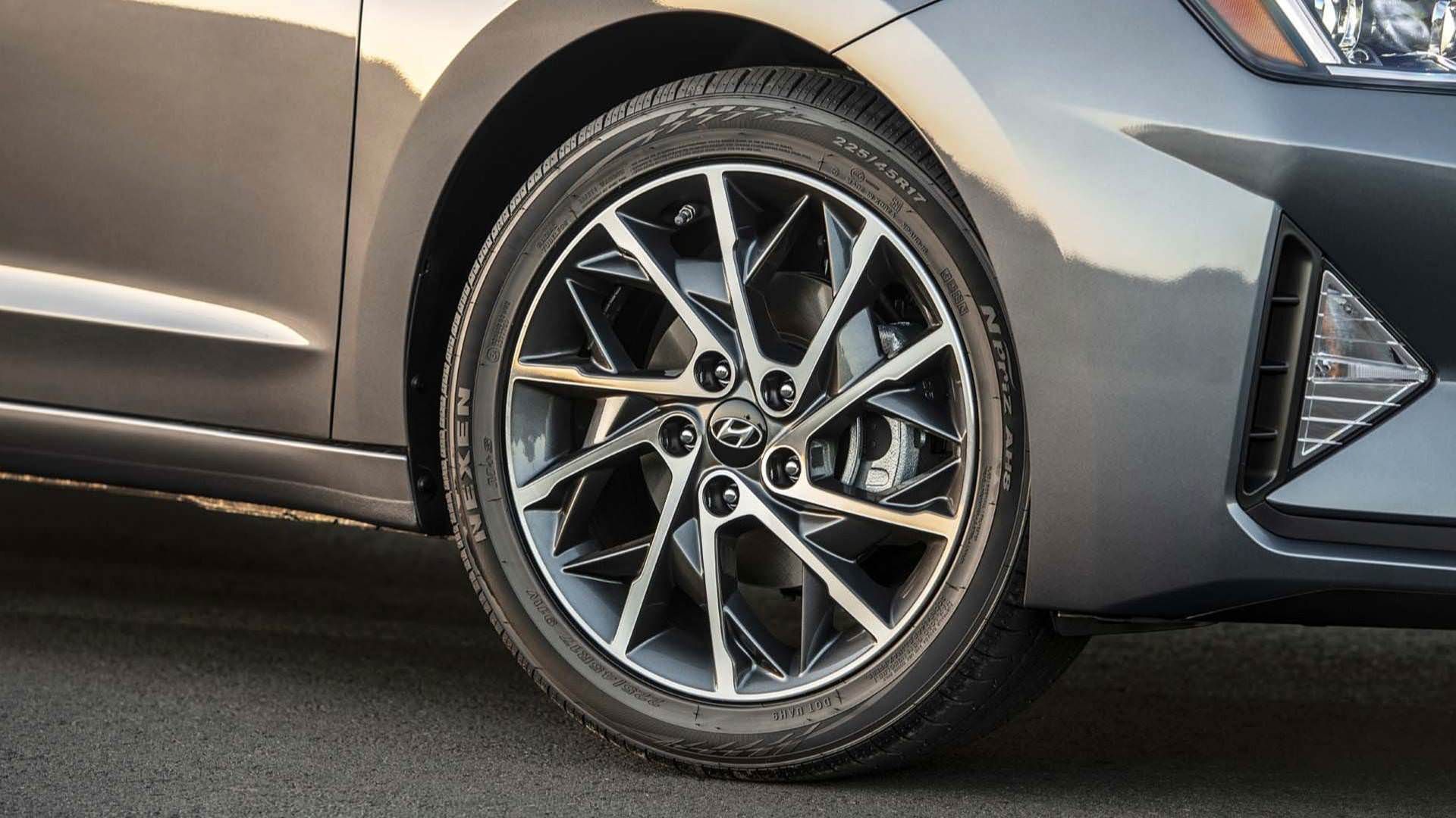 2019 Hyundai Elantra / سدان هیوندای النترا 2019