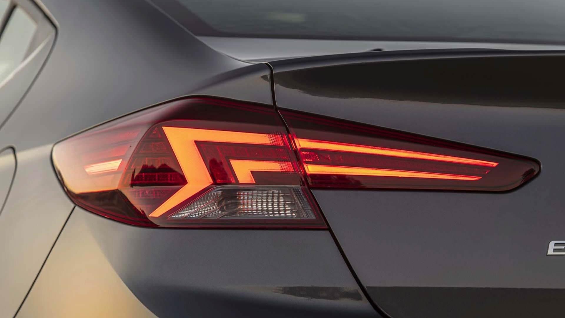 2019 Hyundai Elantra / سدان هیوندای النترا 2019