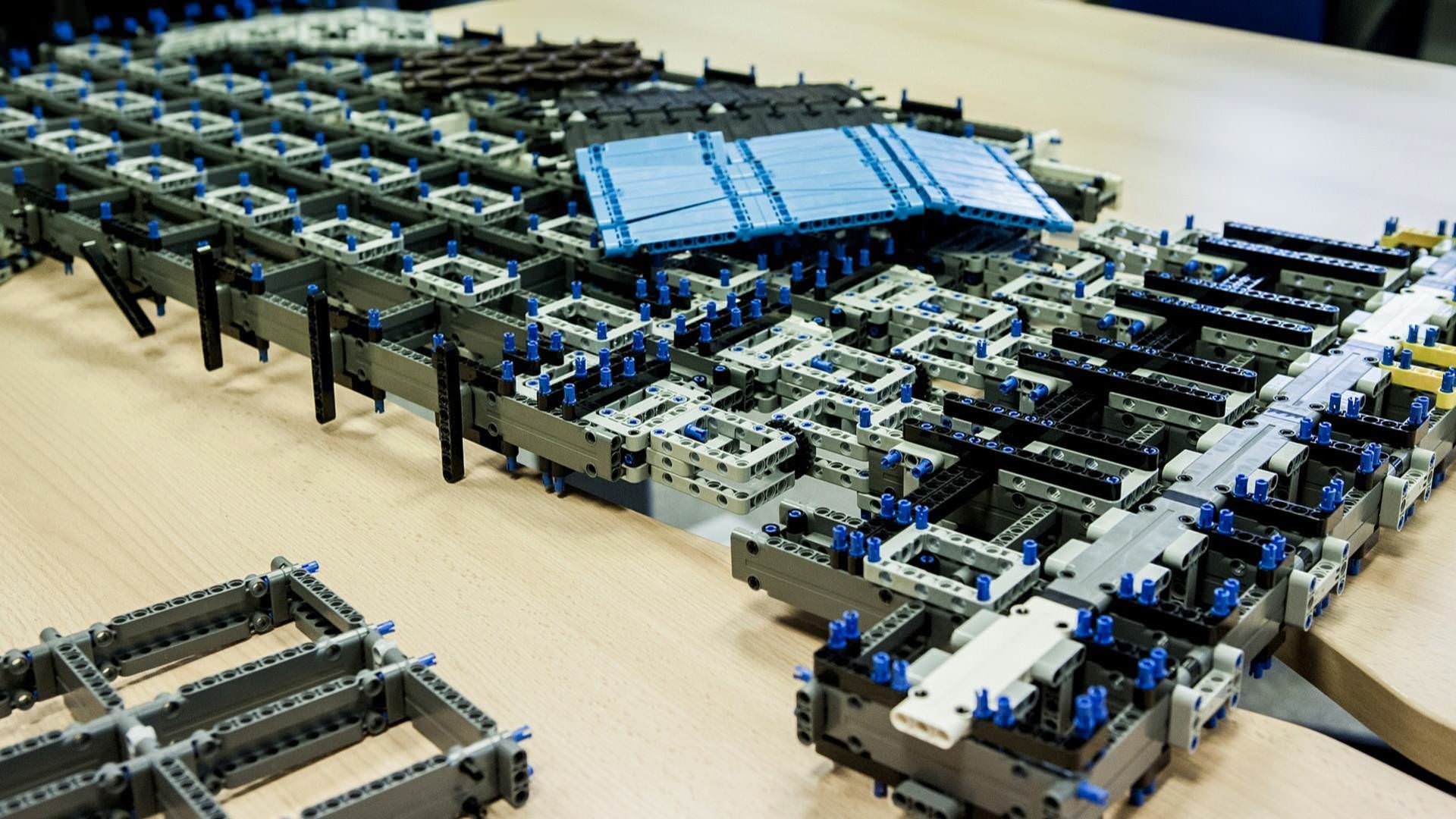بوگاتی شیرون لگو / Bugatti Chiron Lego
