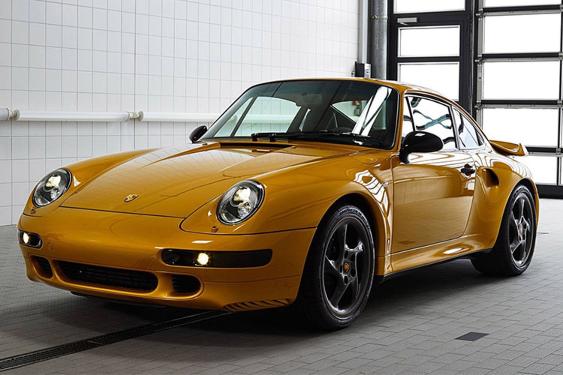 Porsche 911 Gold 993