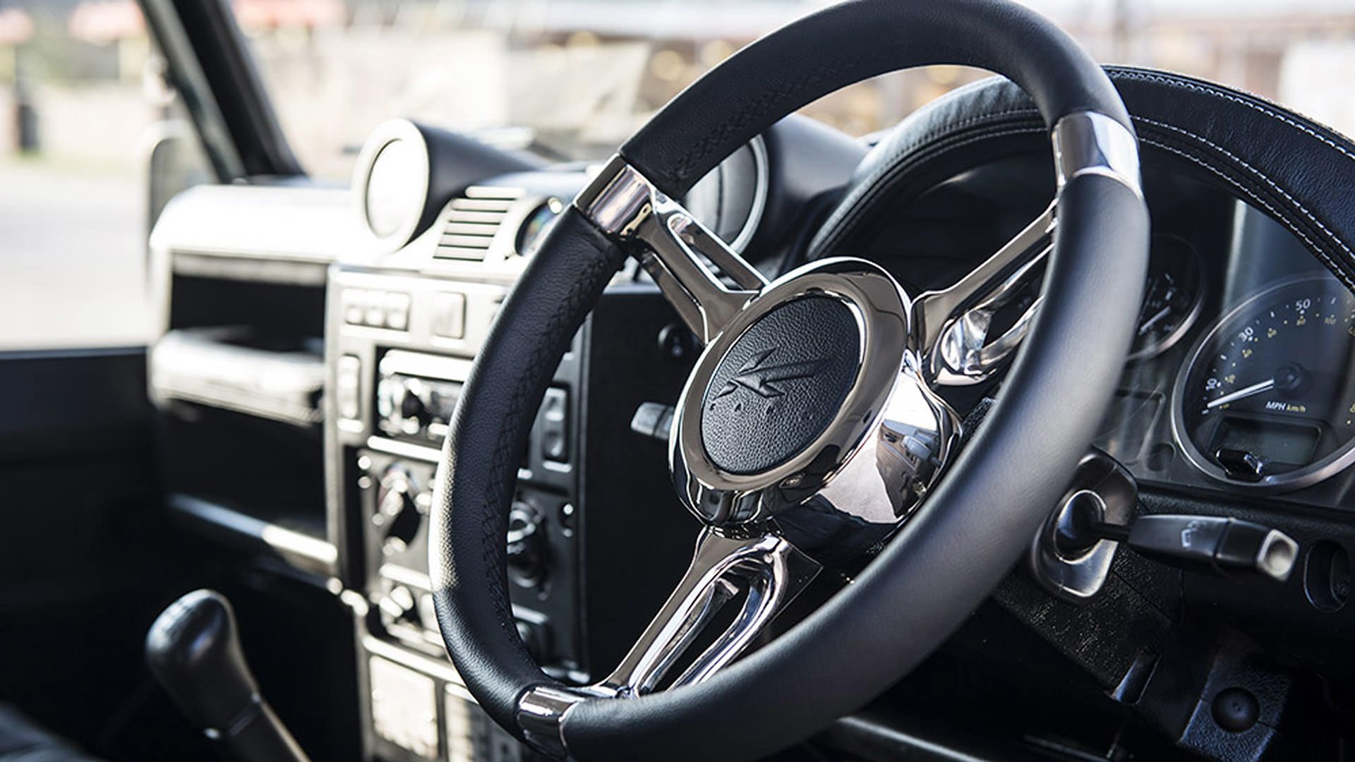 Kahn Design Land Rover Defender Pickup / پیک‌آپ لندرور دیفندر کان دیزاین