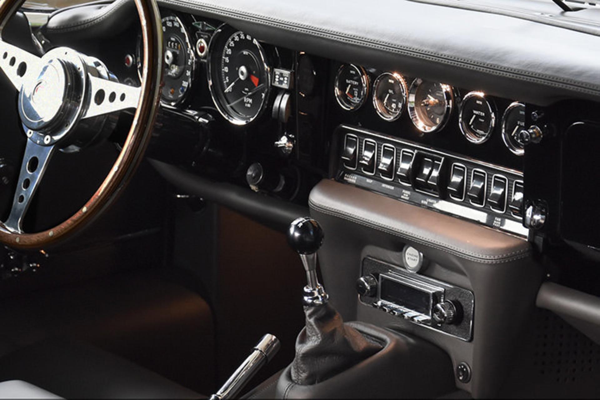 Jaguar E-Type Series 3 / جگوار ای-تایپ سری ۳