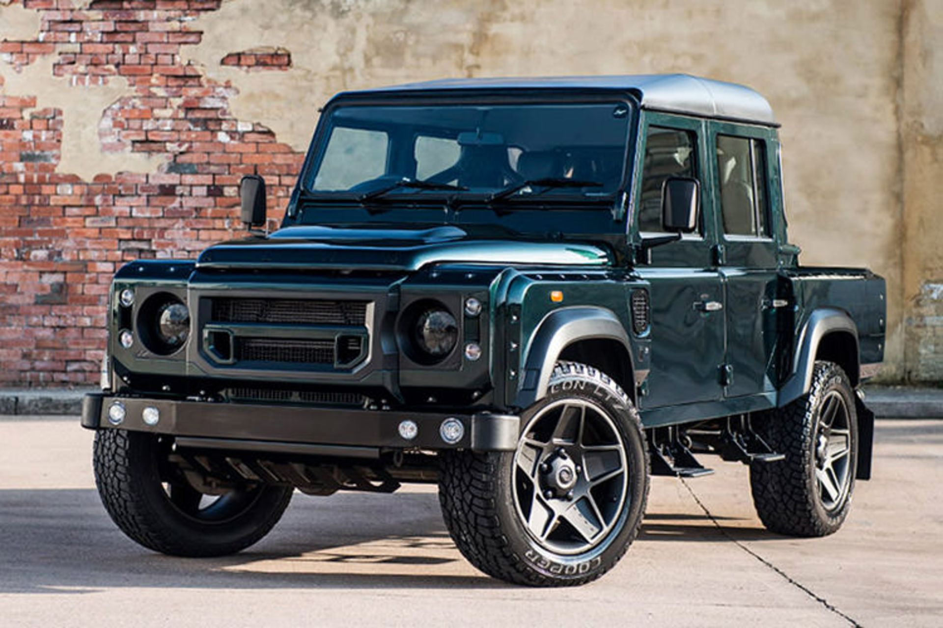 Kahn Design Land Rover Defender Pickup / پیک‌آپ لندرور دیفندر کان دیزاین