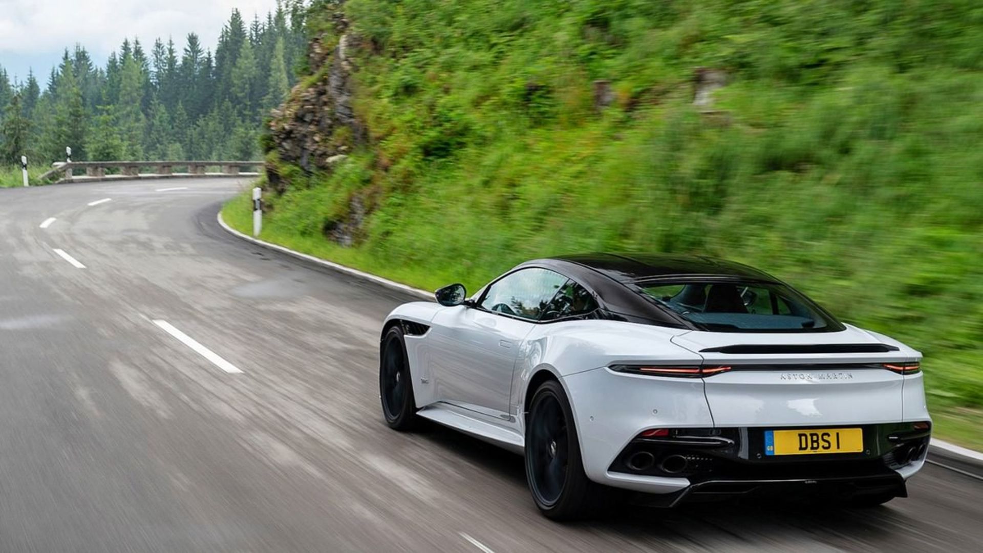 2019 Aston Martin DBS Superleggera