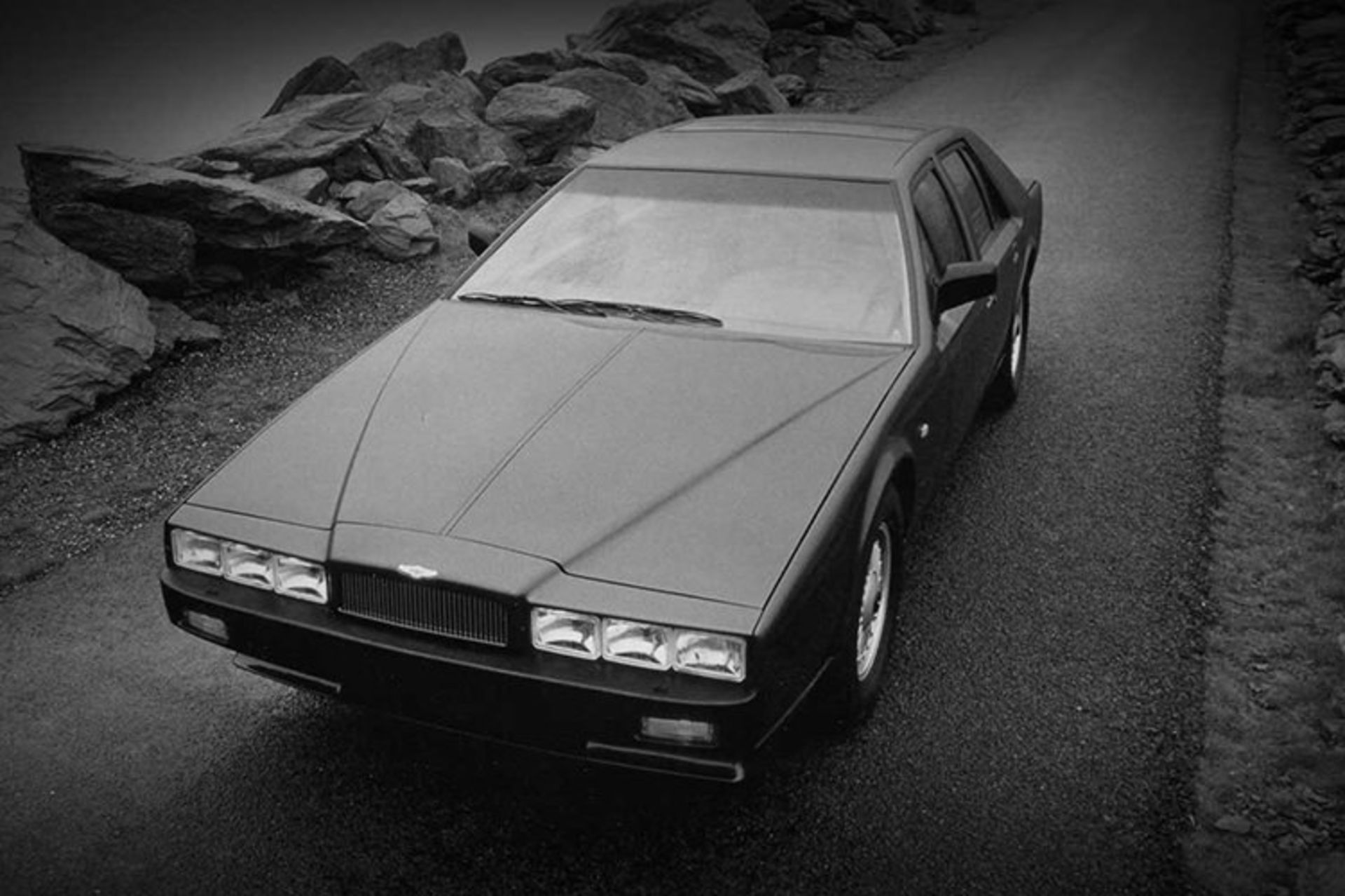  aston martin  lagonda/ استون مارتین لاگوندا