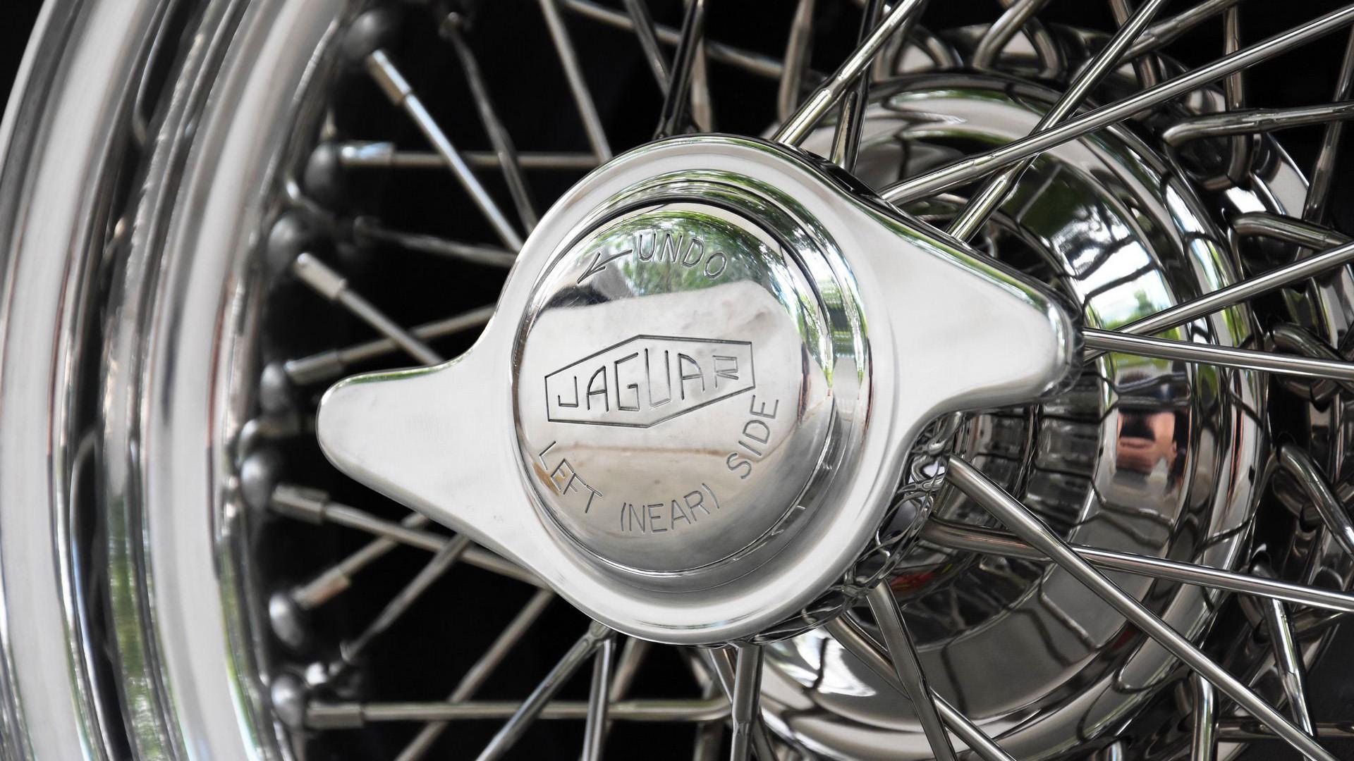 Jaguar E-Type Series 3 / جگوار ای-تایپ سری ۳