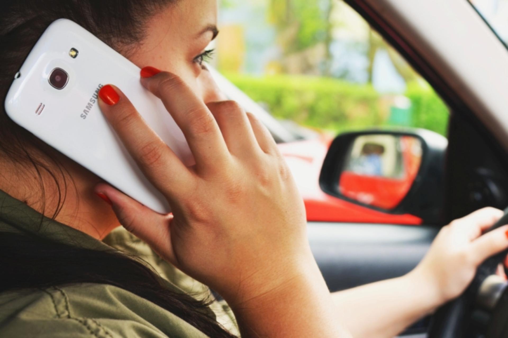 phone caling in driving