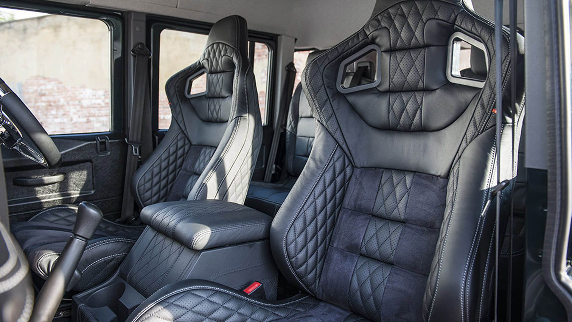 Kahn Design Land Rover Defender Pickup / پیک‌آپ لندرور دیفندر کان دیزاین