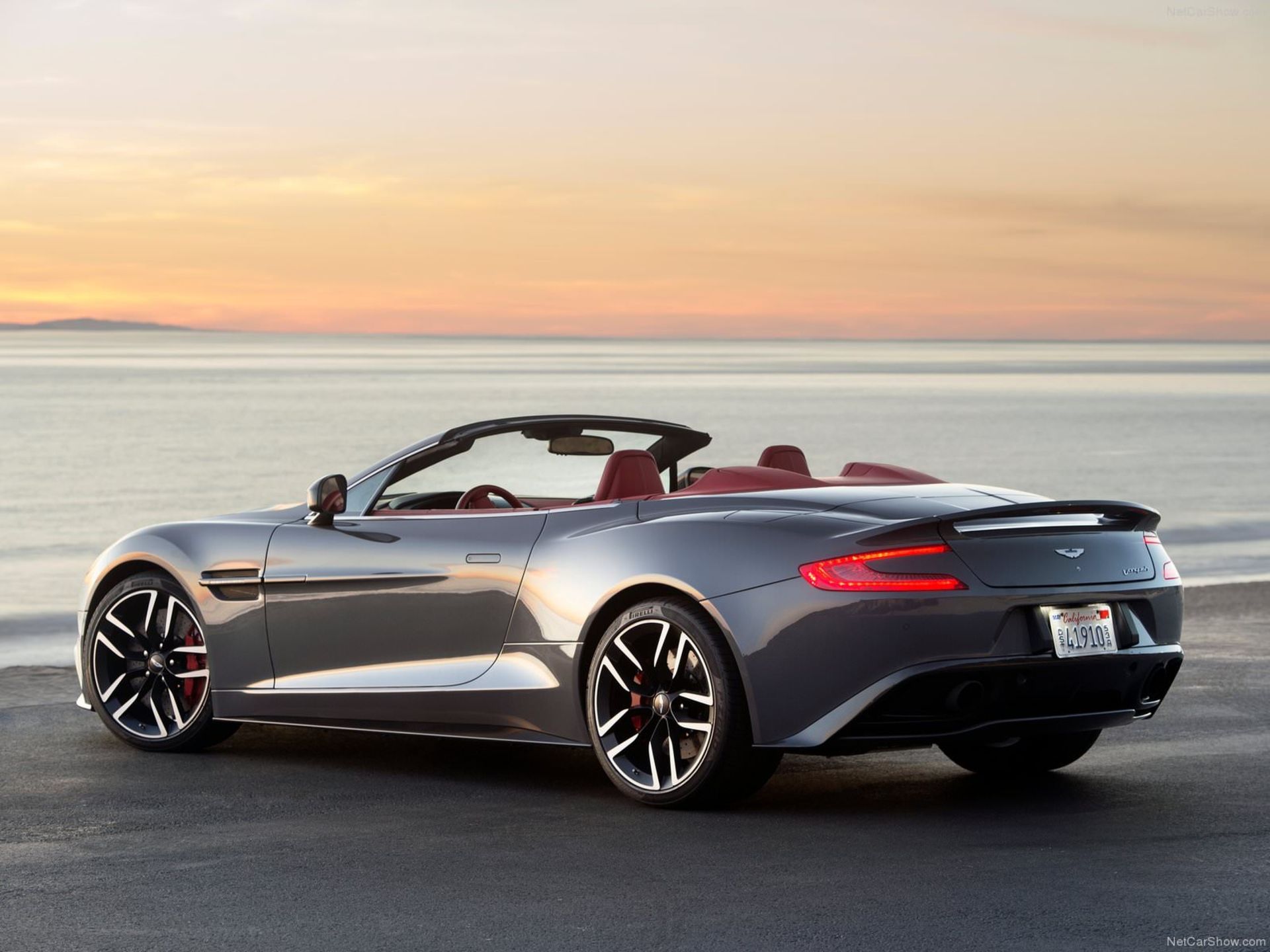 Aston Martin Vanquish Volante