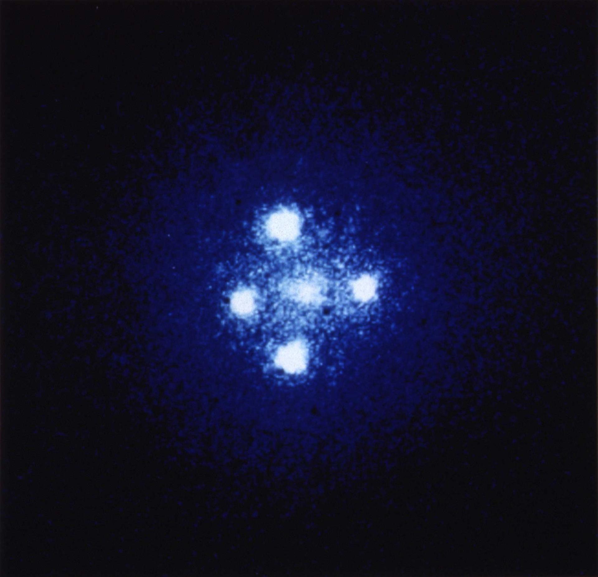 همگرایی گرانشی / Gravitational lens