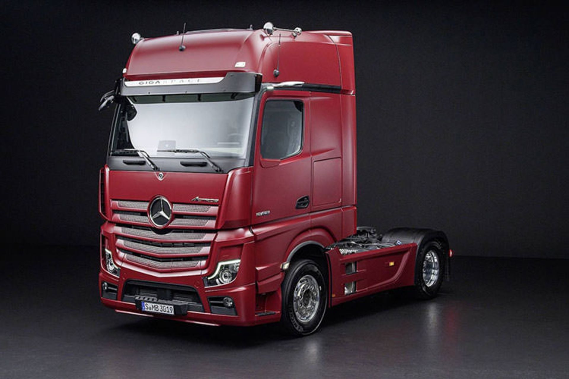 Mercedes Actros truck / کامیون مرسدس بنز آکتروس