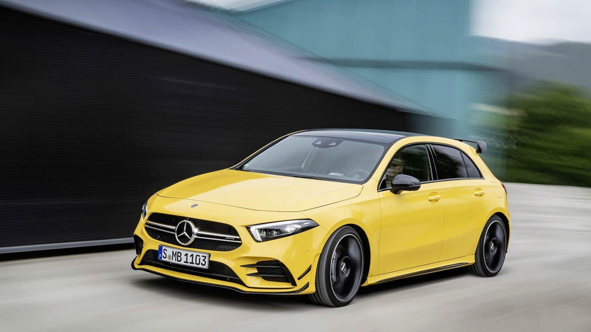 Mercedes-AMG A35 4MATIC / هاچ‌بک مرسدس AMG A35 4MATIC