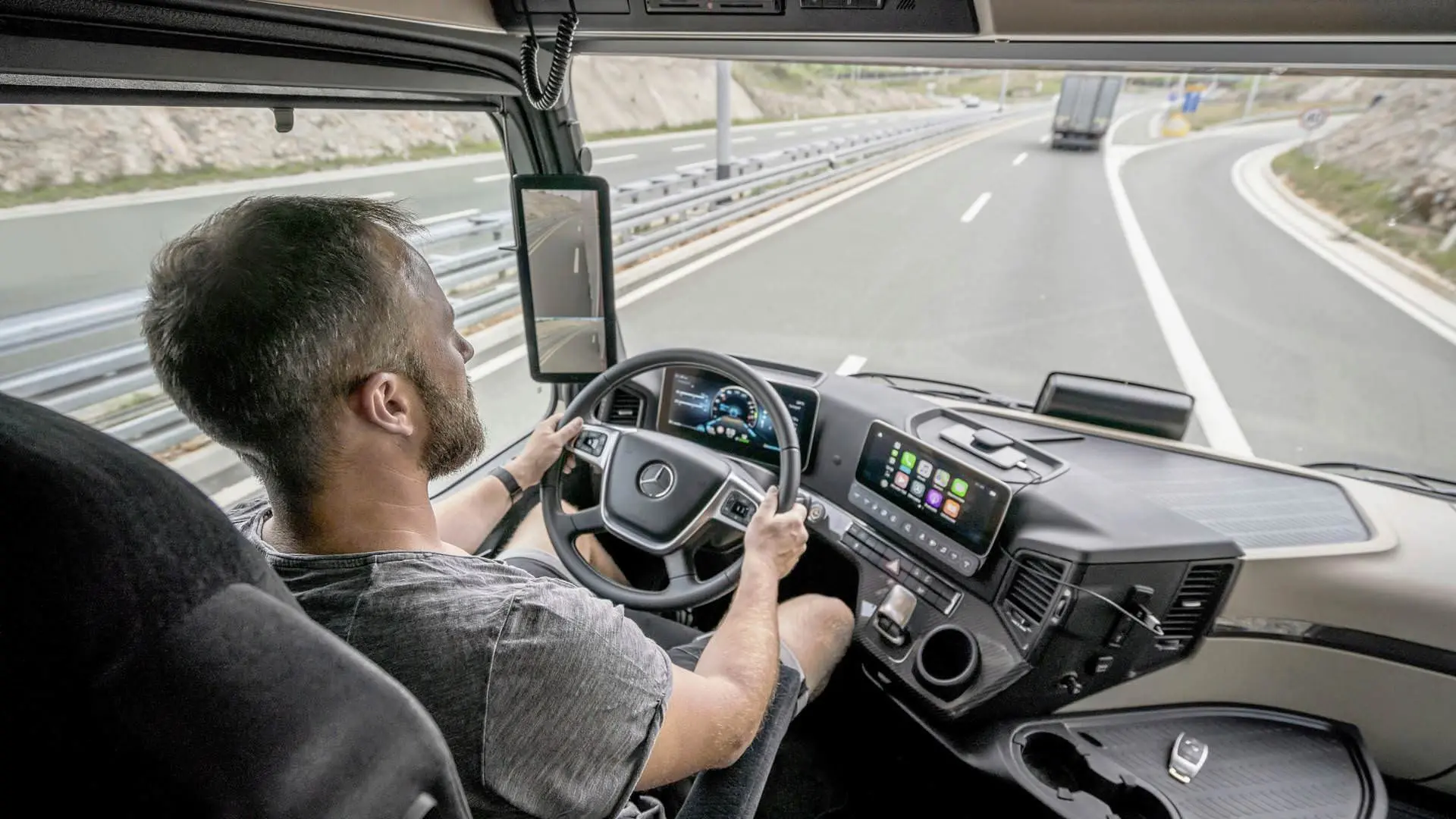 Mercedes Actros truck / کامیون مرسدس بنز آکتروس