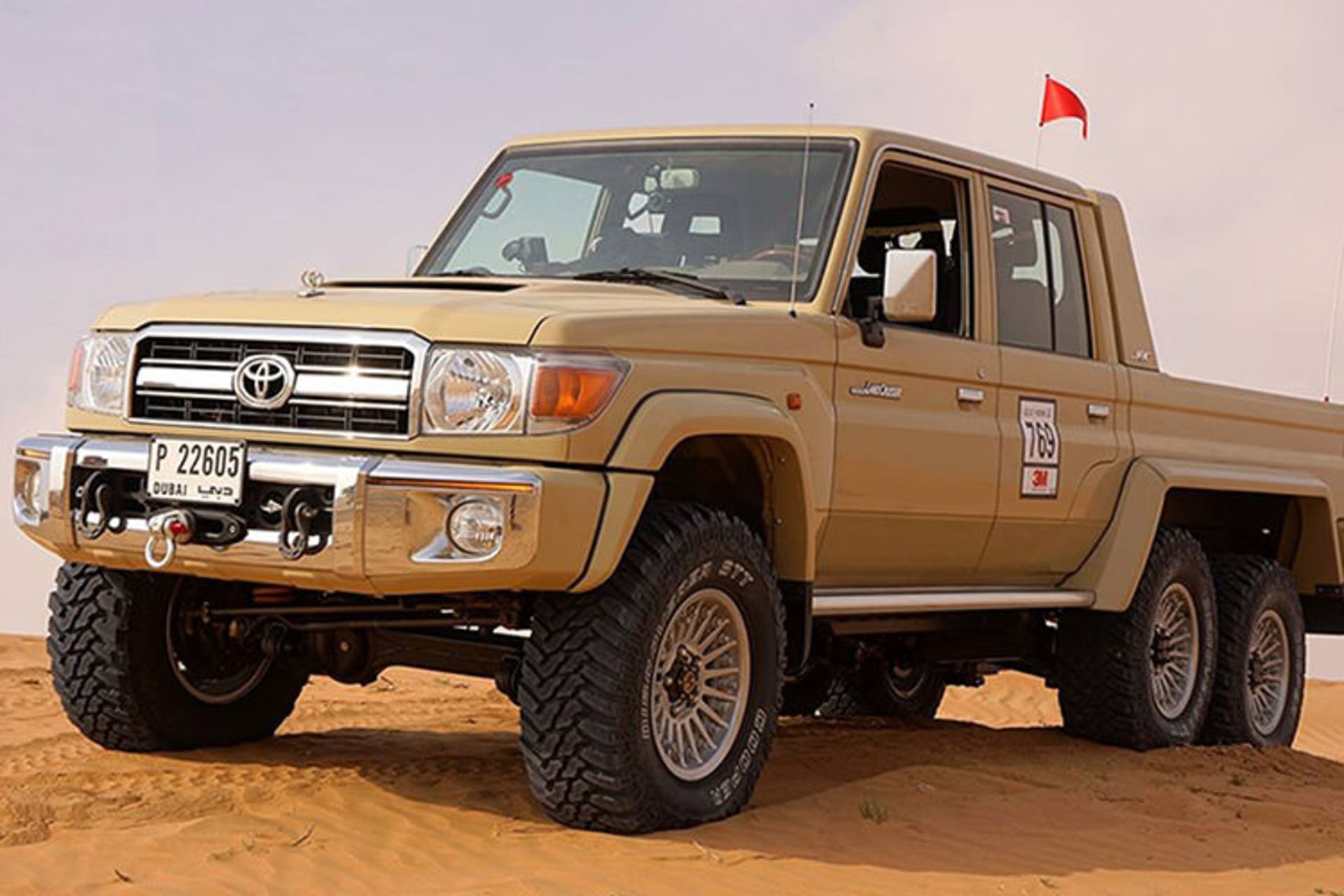 تویوتا لندکروز