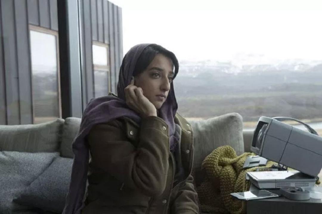 black mirror / آینه سیاه