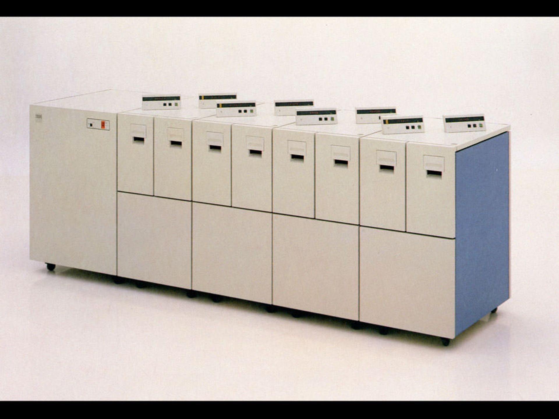 مرجع متخصصين ايران ۱۹۸۴: معرفي فناوري هدفيلم باريك (IBM 3480) و كاتريج ۴ در ۵