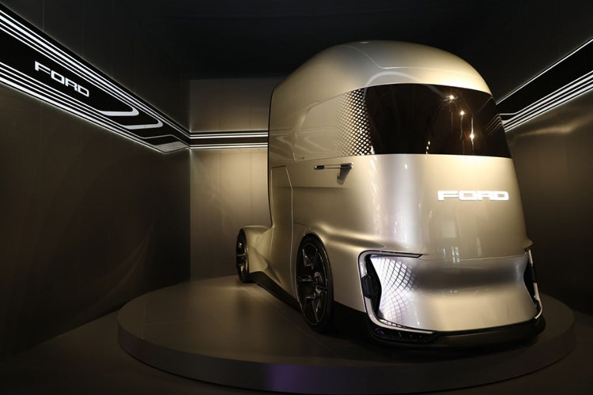 Ford F-Vision concept electric autonomous truck / کامیون مفهومی برقی خودران فورد اف-ویژن 