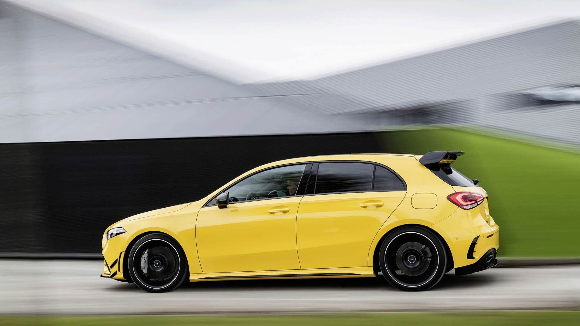 Mercedes-AMG A35 4MATIC / هاچ‌بک مرسدس AMG A35 4MATIC