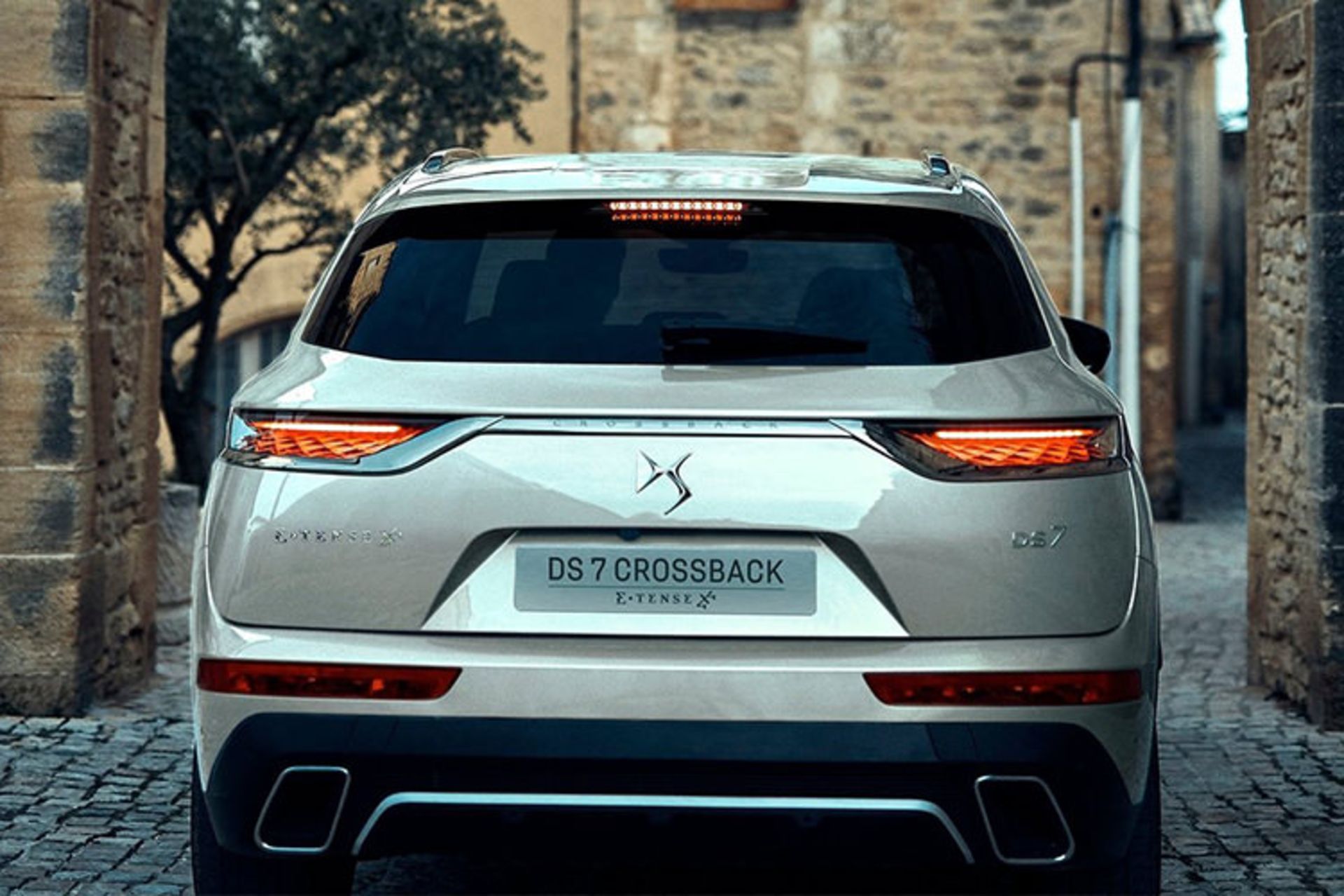 DS 7 Crossback E-Tense 4x4