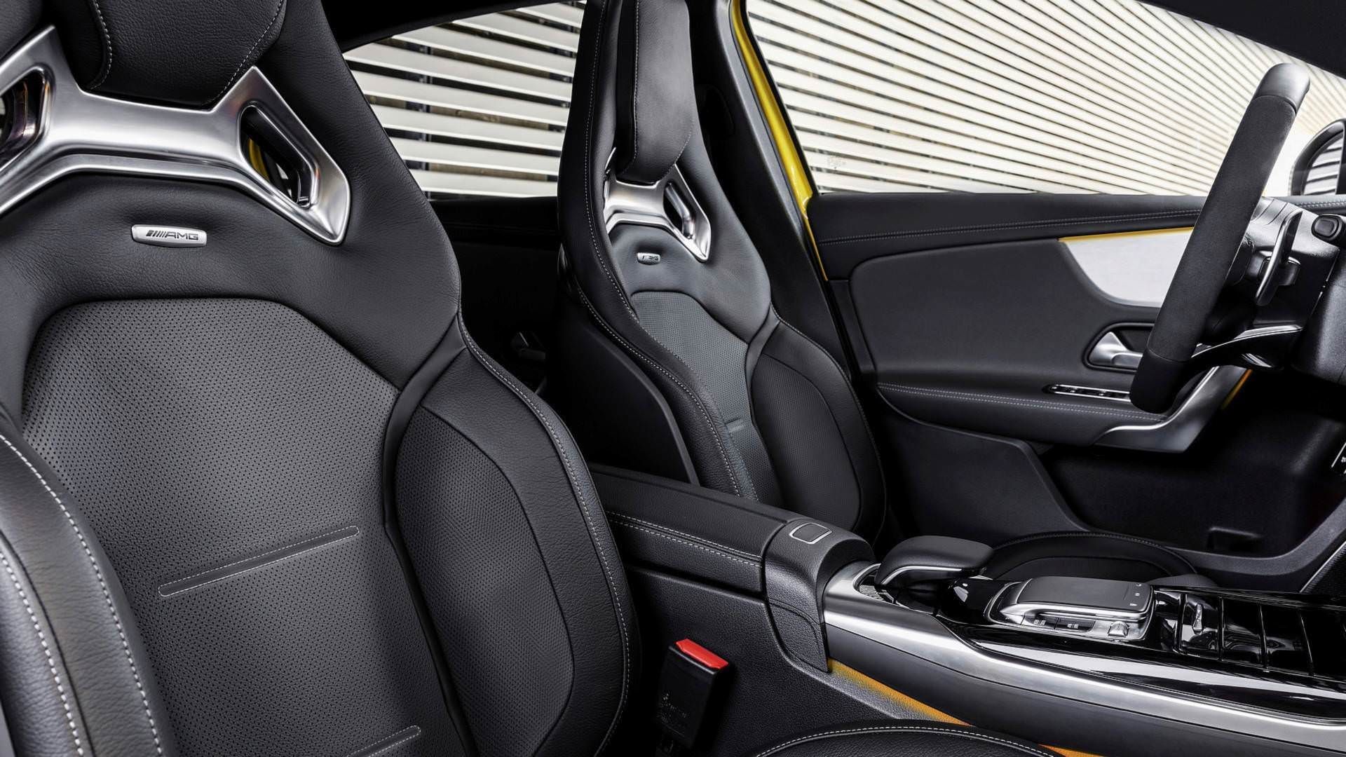 Mercedes-AMG A35 4MATIC / هاچ‌بک مرسدس AMG A35 4MATIC