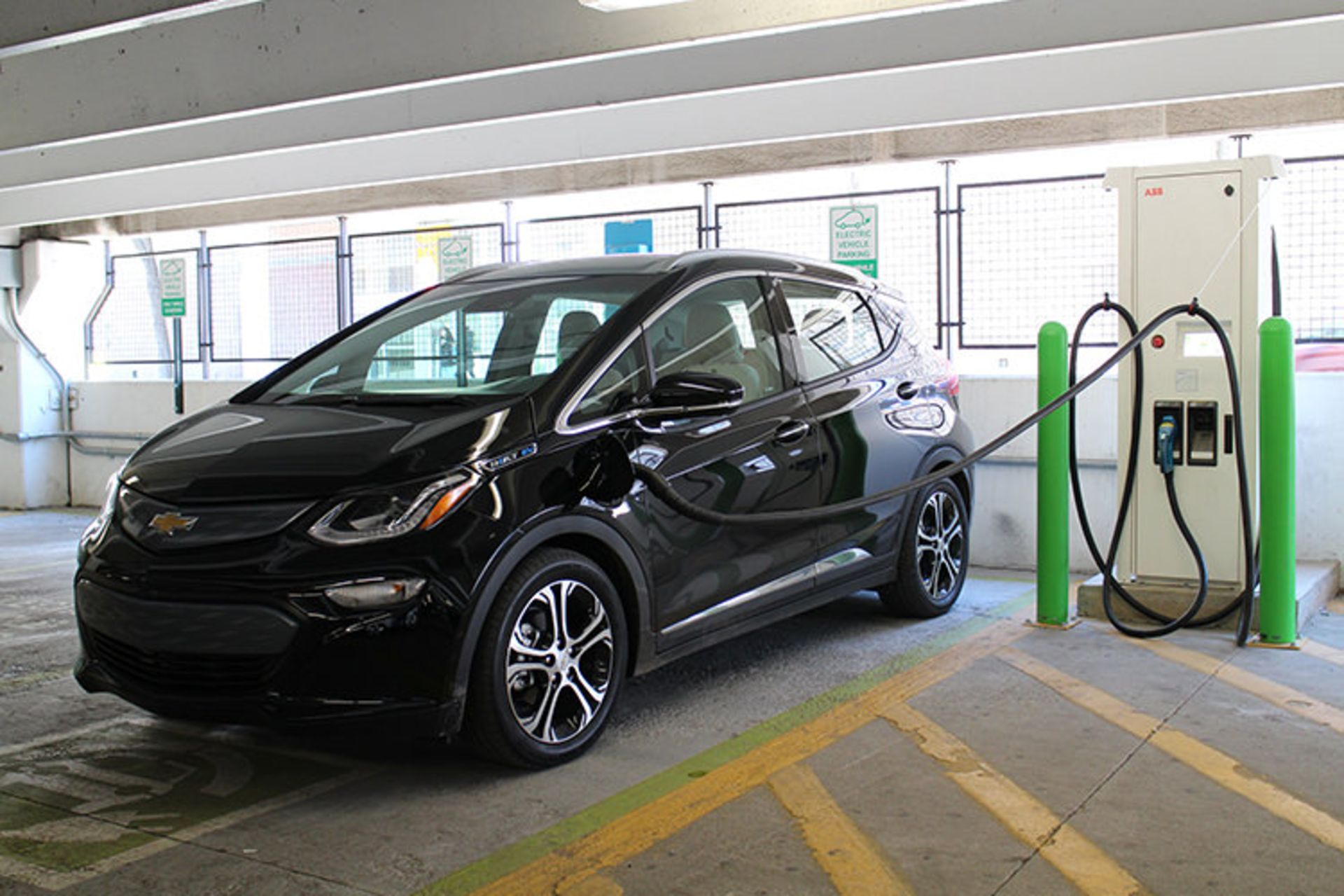 Electric car / خودرو برقی