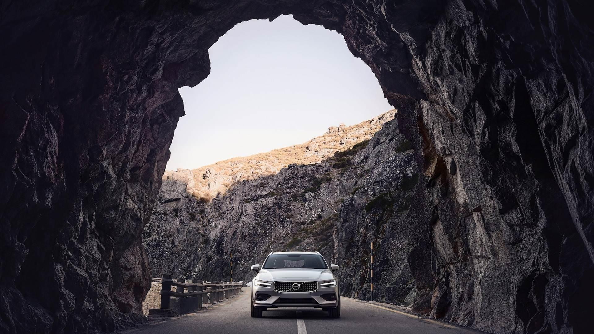 2020 Volvo V60 Cross Country / کراس‌اور ولوو V60 کراس کانتری 2020