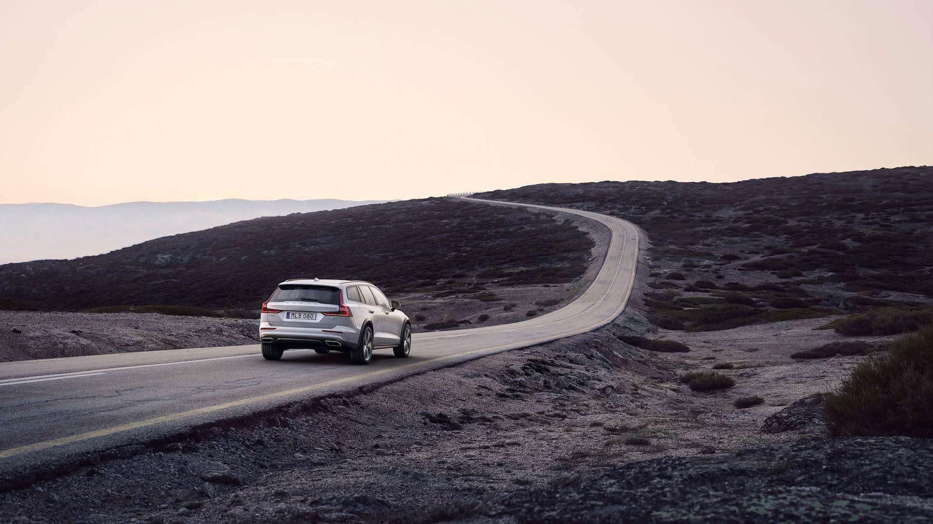 2020 Volvo V60 Cross Country / کراس‌اور ولوو V60 کراس کانتری 2020