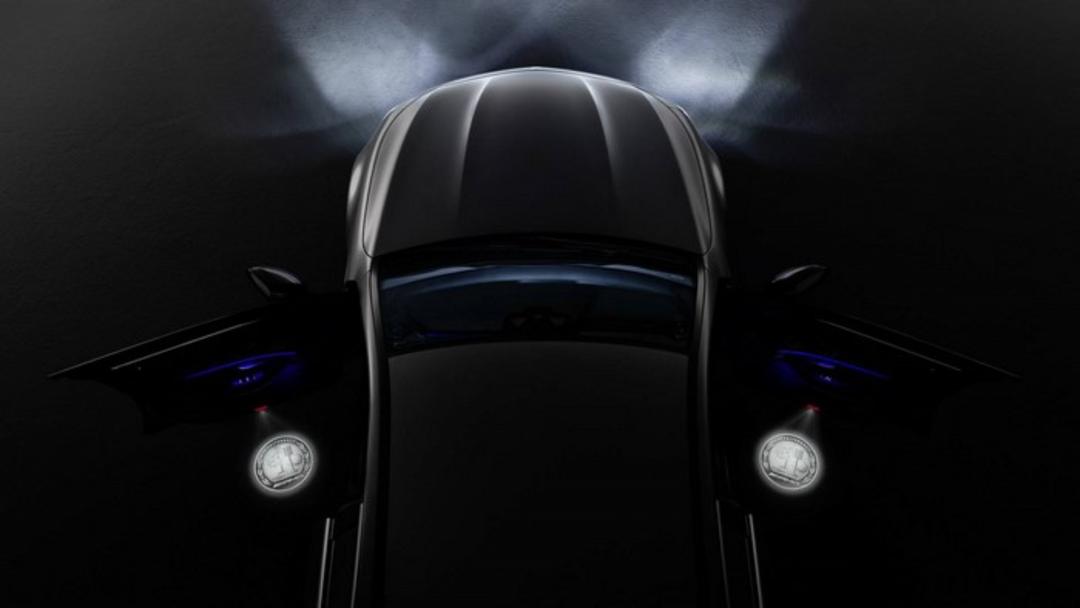 Mercedes-AMG LED door projector