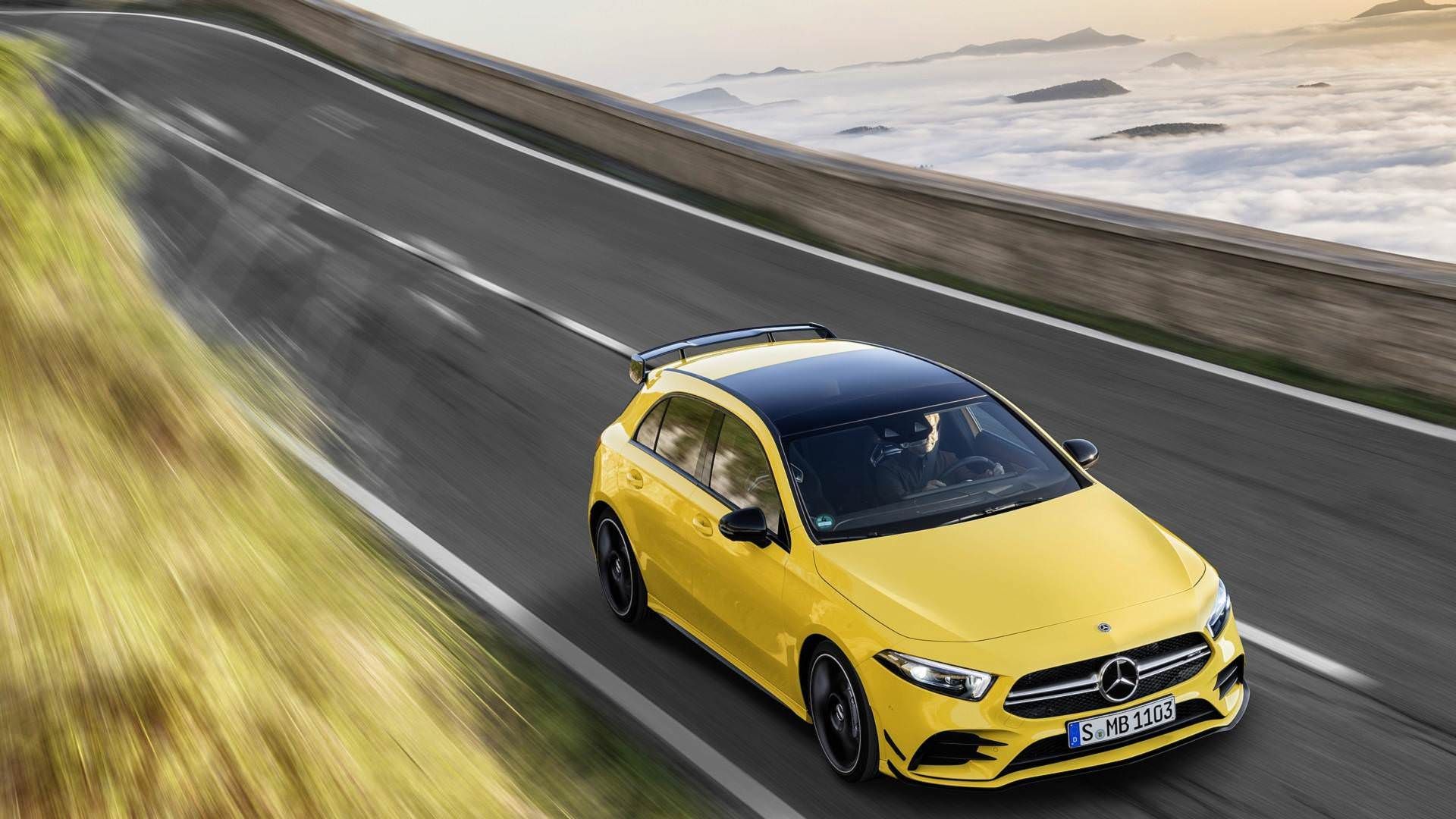 Mercedes-AMG A35 4MATIC / هاچ‌بک مرسدس AMG A35 4MATIC