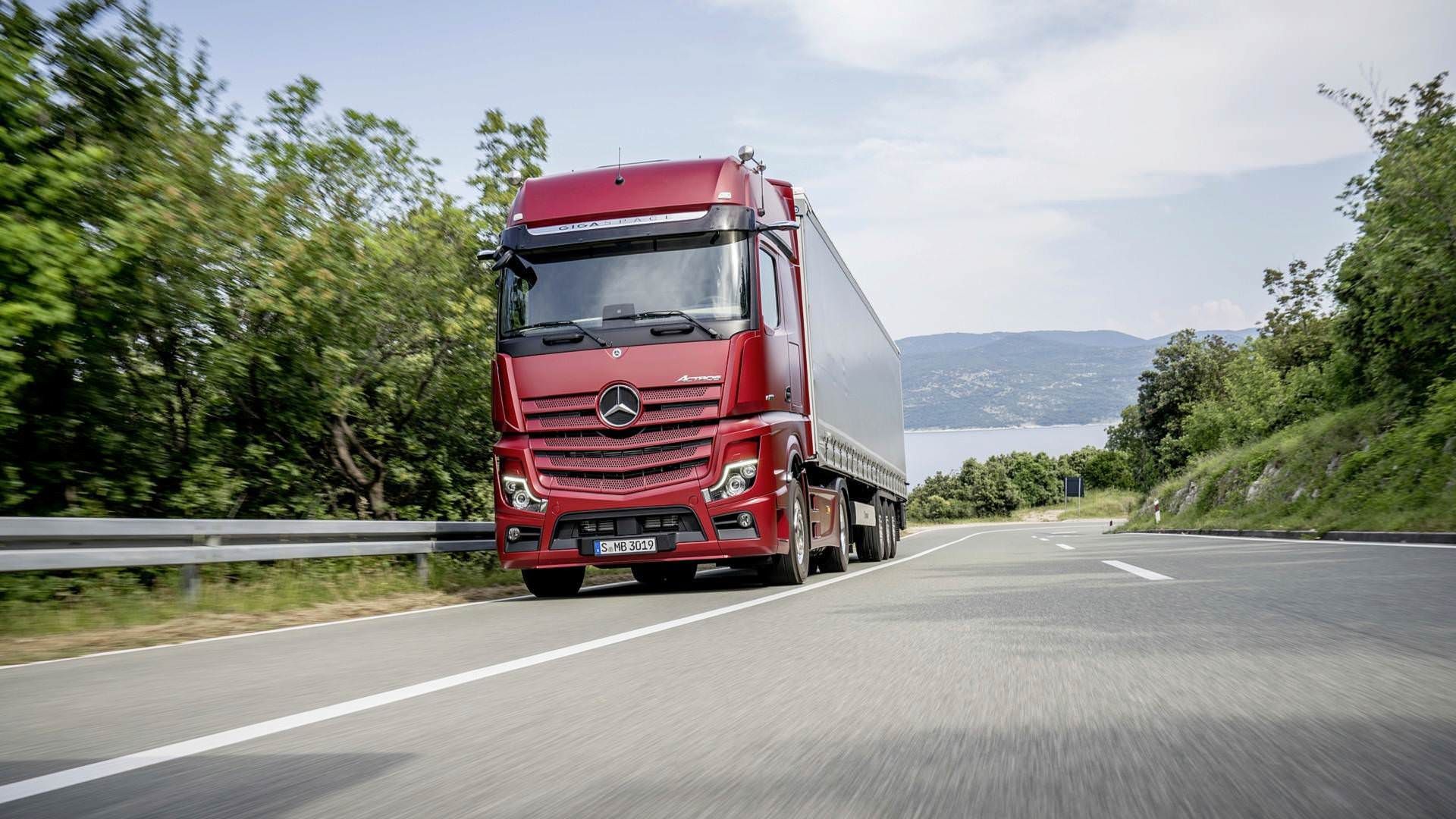 Mercedes Actros truck / کامیون مرسدس بنز آکتروس