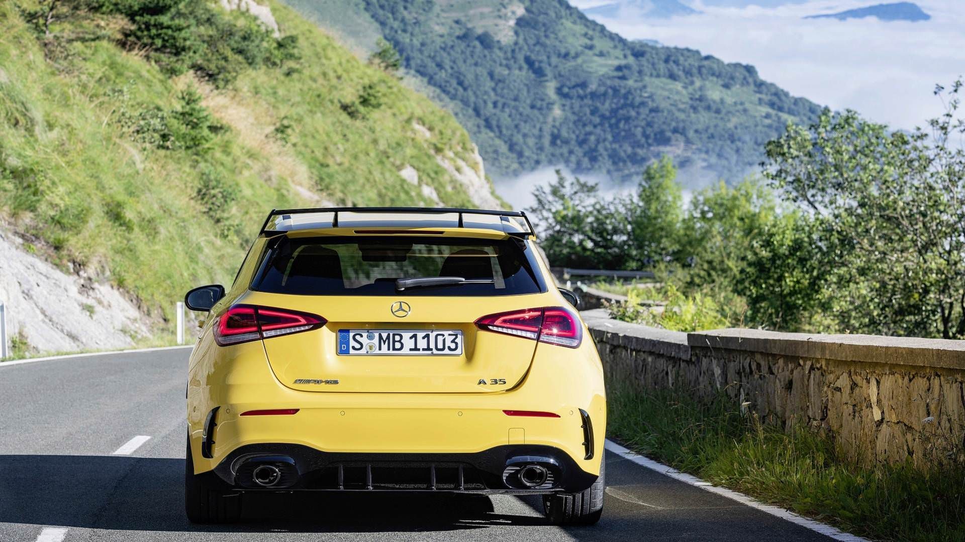 Mercedes-AMG A35 4MATIC / هاچ‌بک مرسدس AMG A35 4MATIC