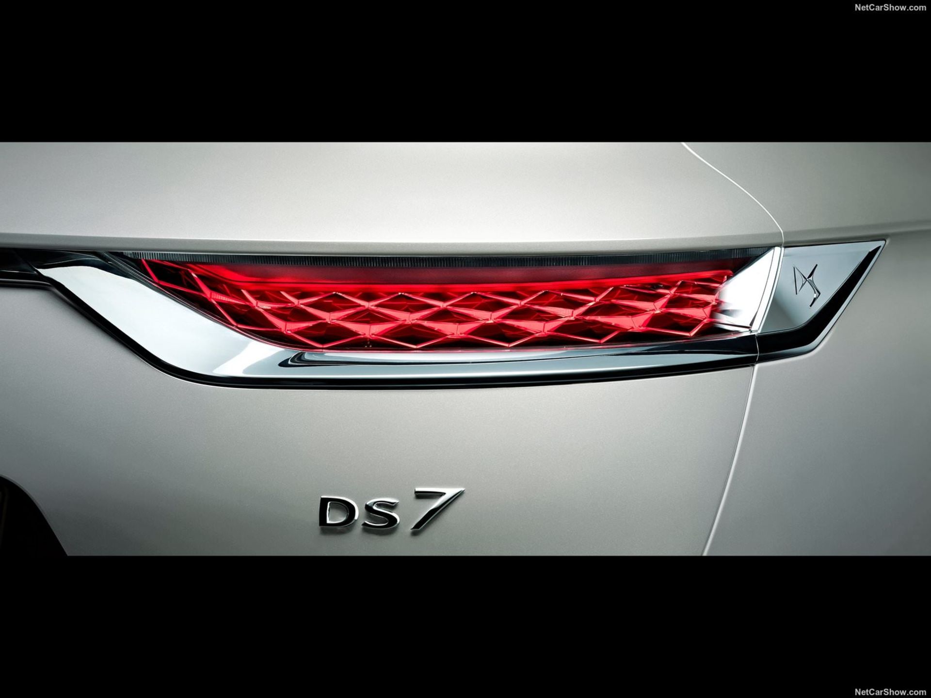 DS 7 Crossback E-Tense 4x4