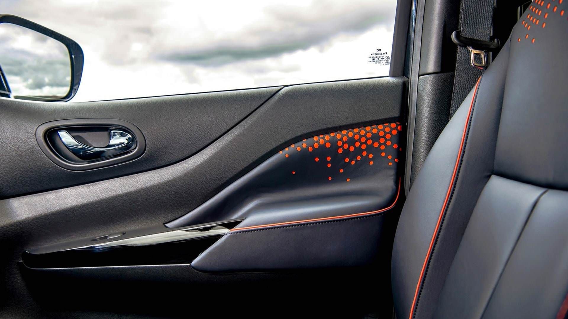 Nissan Navara Dark Sky Concept pickup / پیک‌آپ مفهومی نیسان ناوارا دارک اسکای