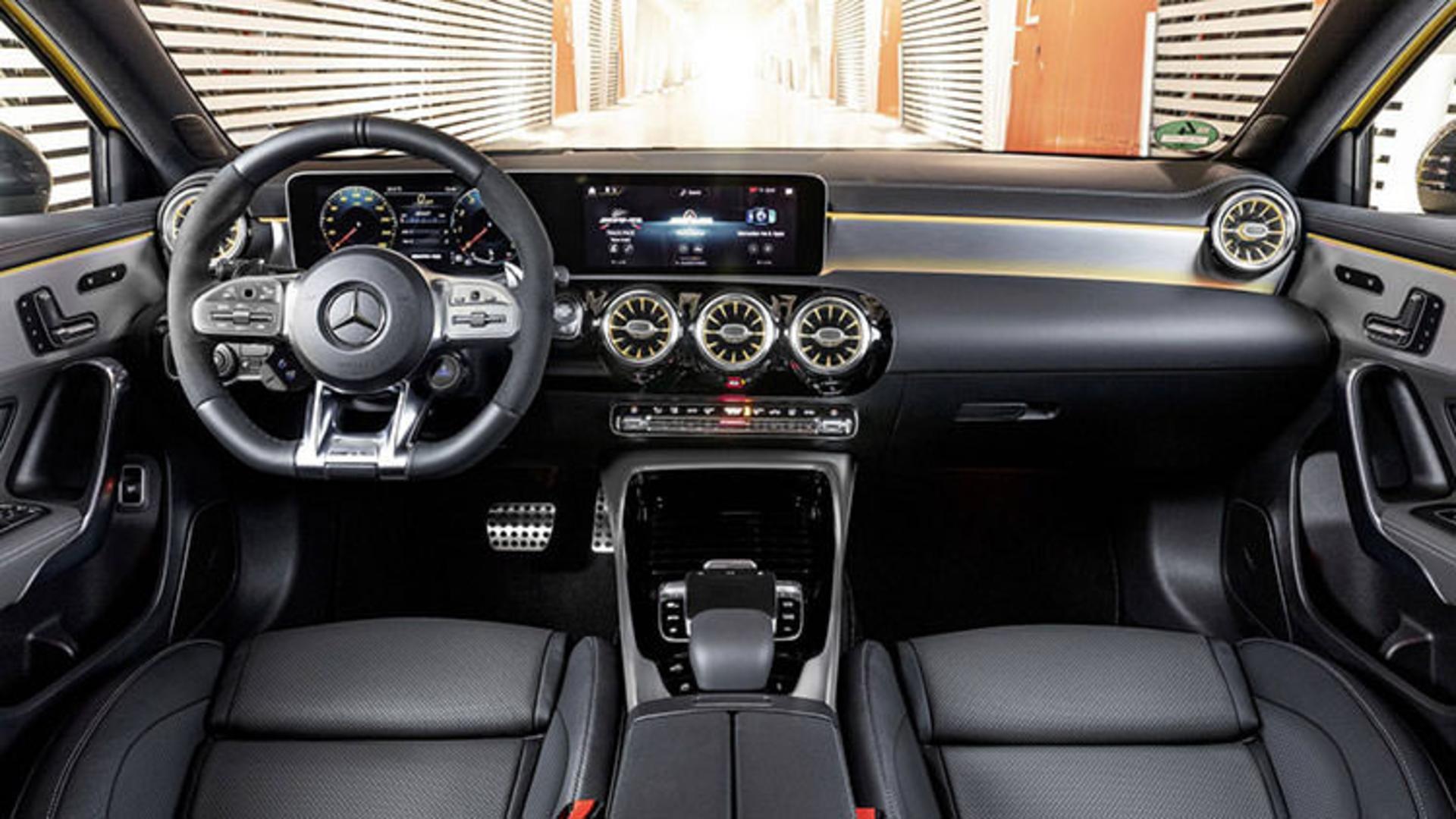 Mercedes-AMG A35 4MATIC / هاچ‌بک مرسدس AMG A35 4MATIC