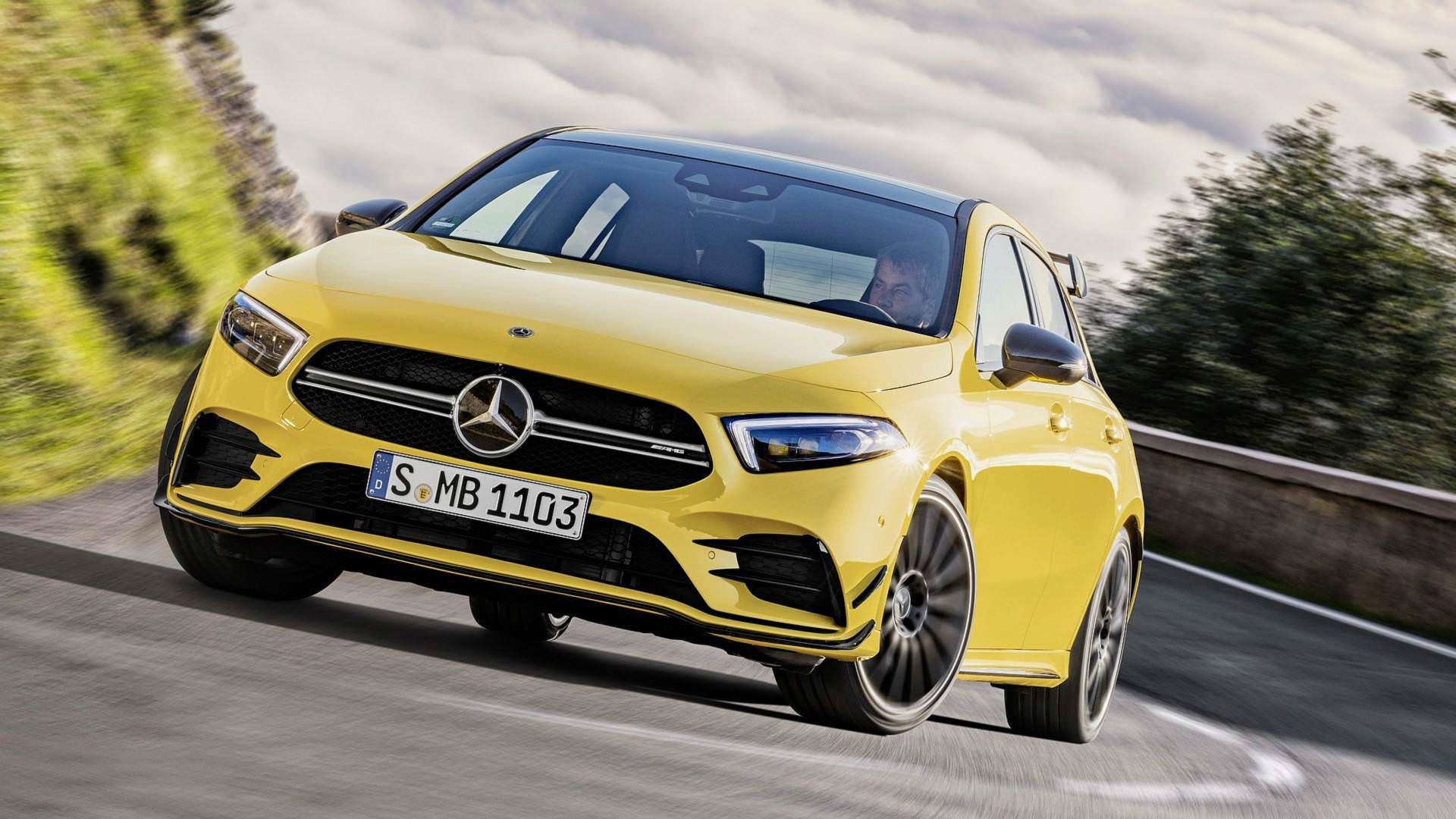 Mercedes-AMG A35 4MATIC / هاچ‌بک مرسدس AMG A35 4MATIC