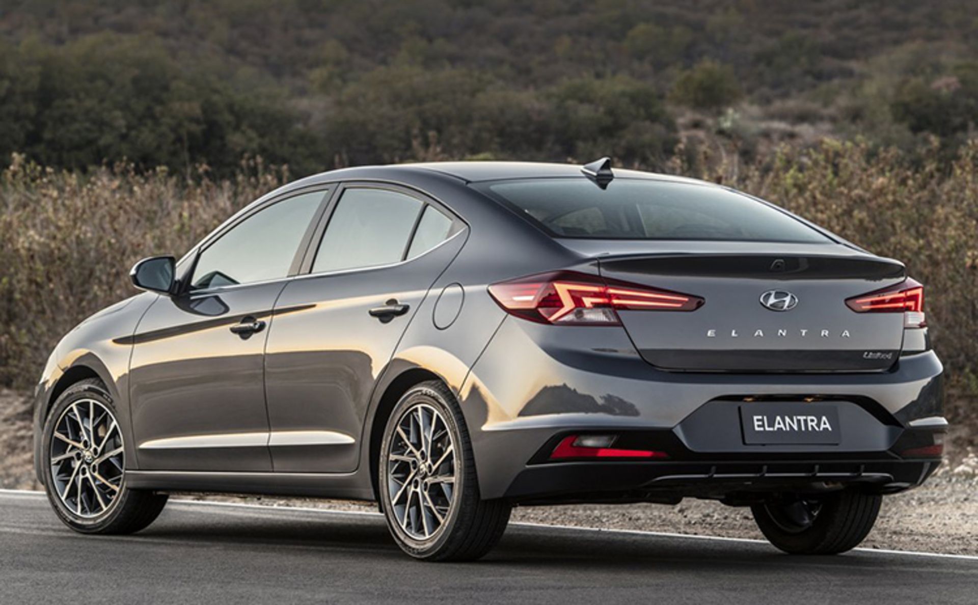 مرجع متخصصين ايران Hyundai Elantra