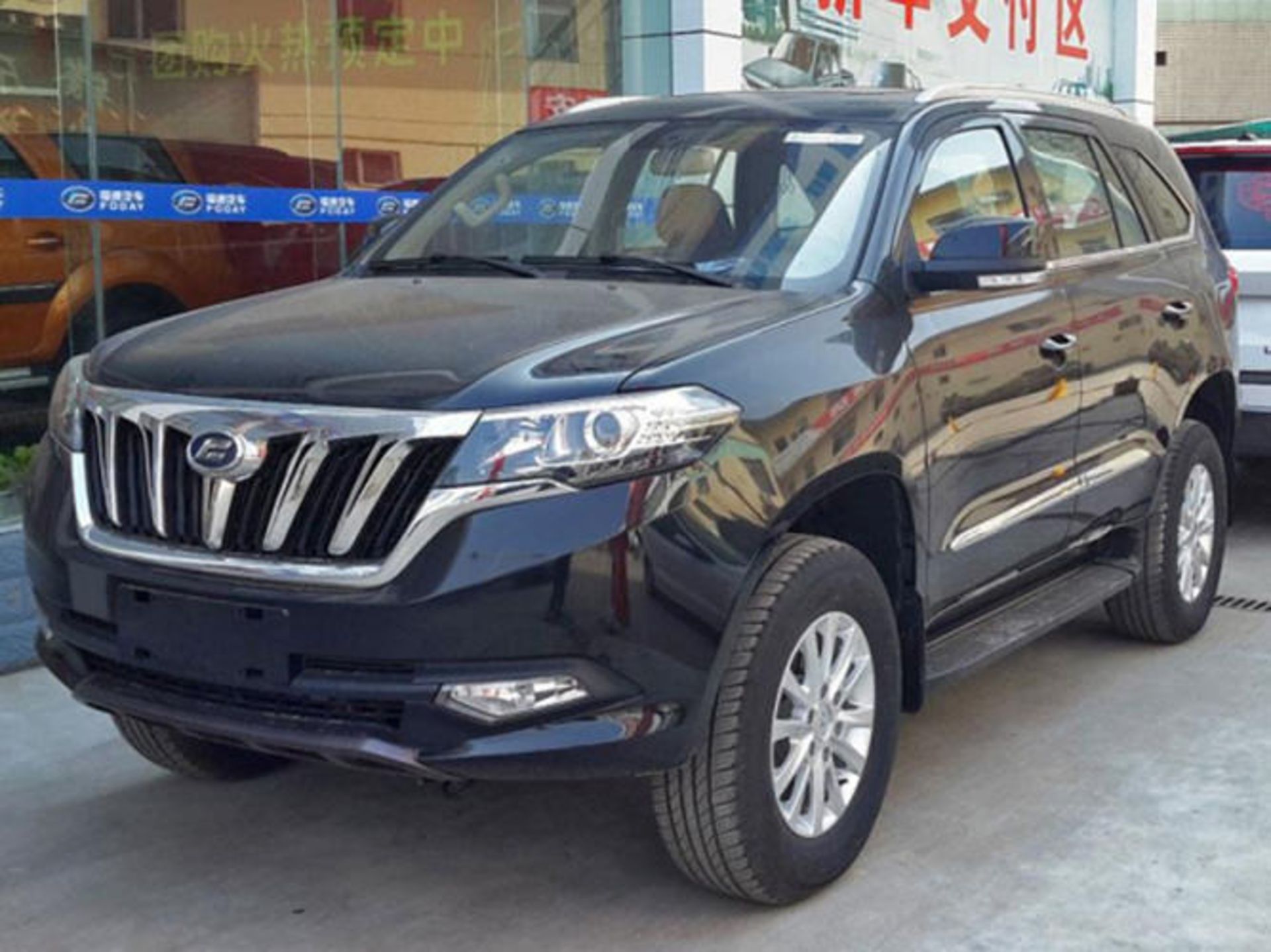 saipa zamyad suv / شاسی‌بلند زامیاد سایپا