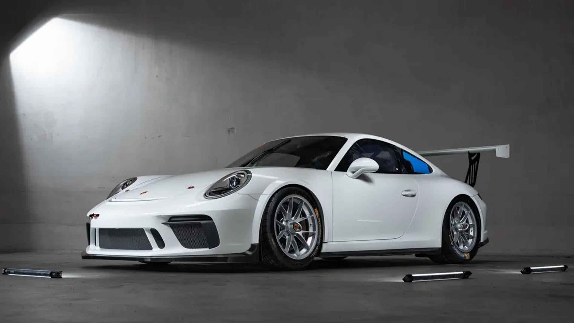 خودرو پورشه 2018 PORSCHE 911 GT3 CUP (991.2) از نمای سه‌رخ جلو
