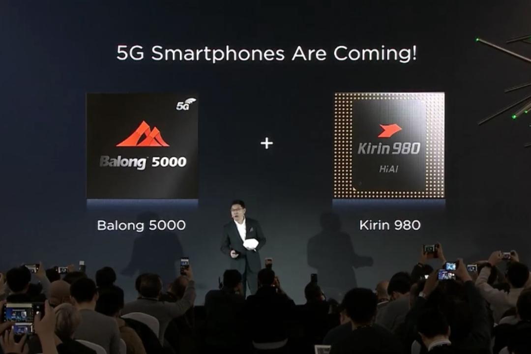گوشی تاشدنی هواوی / Huawei Foldable Smartphone