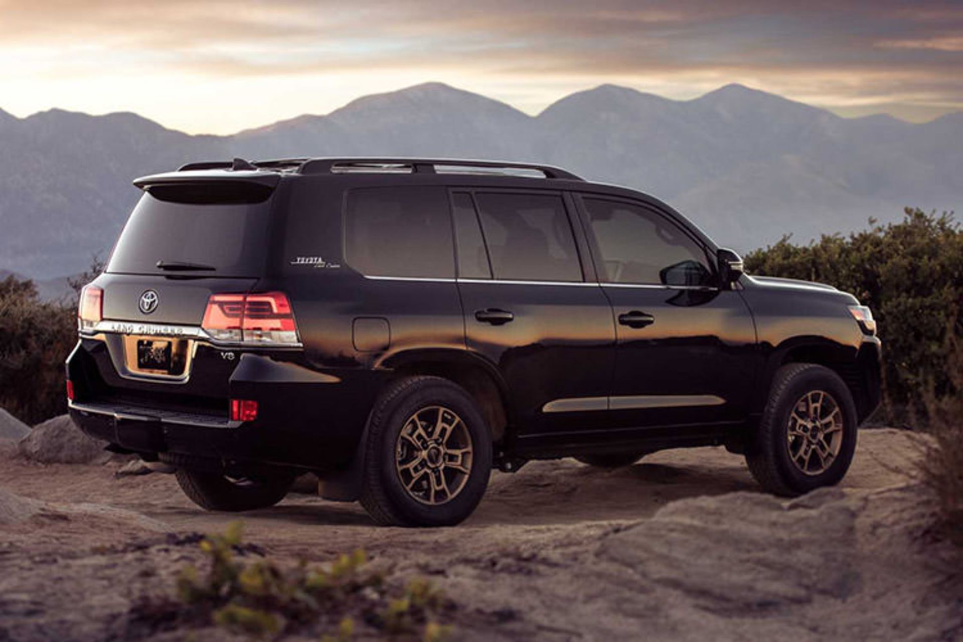 2020 Toyota Land Cruiser / تویوتا لندکروزر