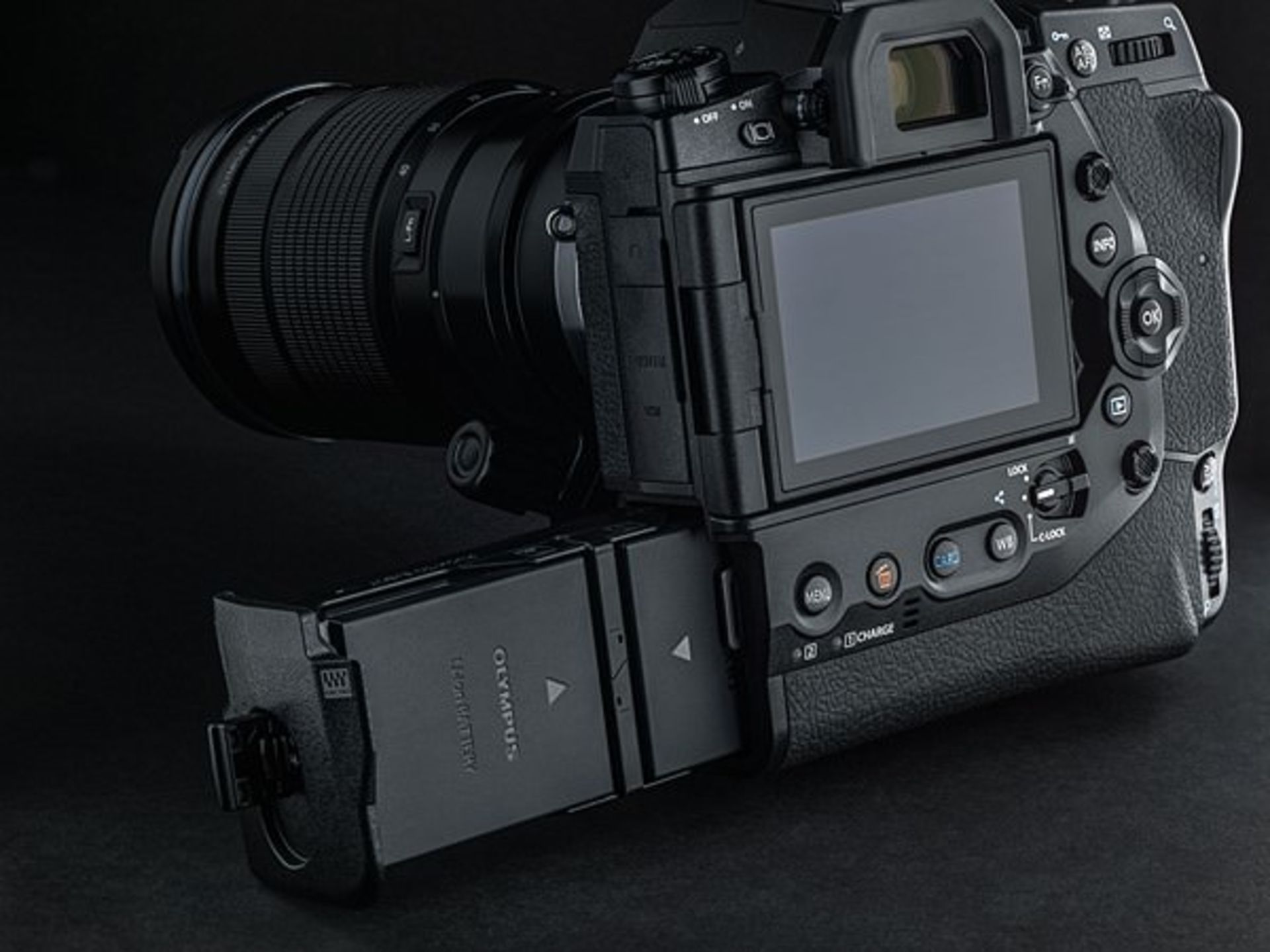 دوربین المپوس OM-D E-M1X