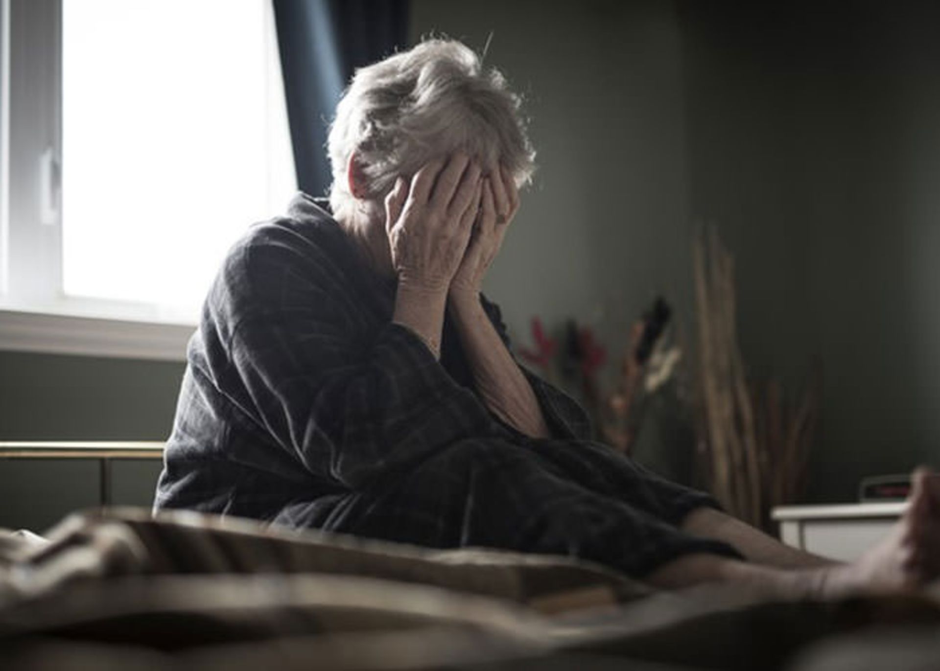 اثر بی خوابی بر آلزایمر