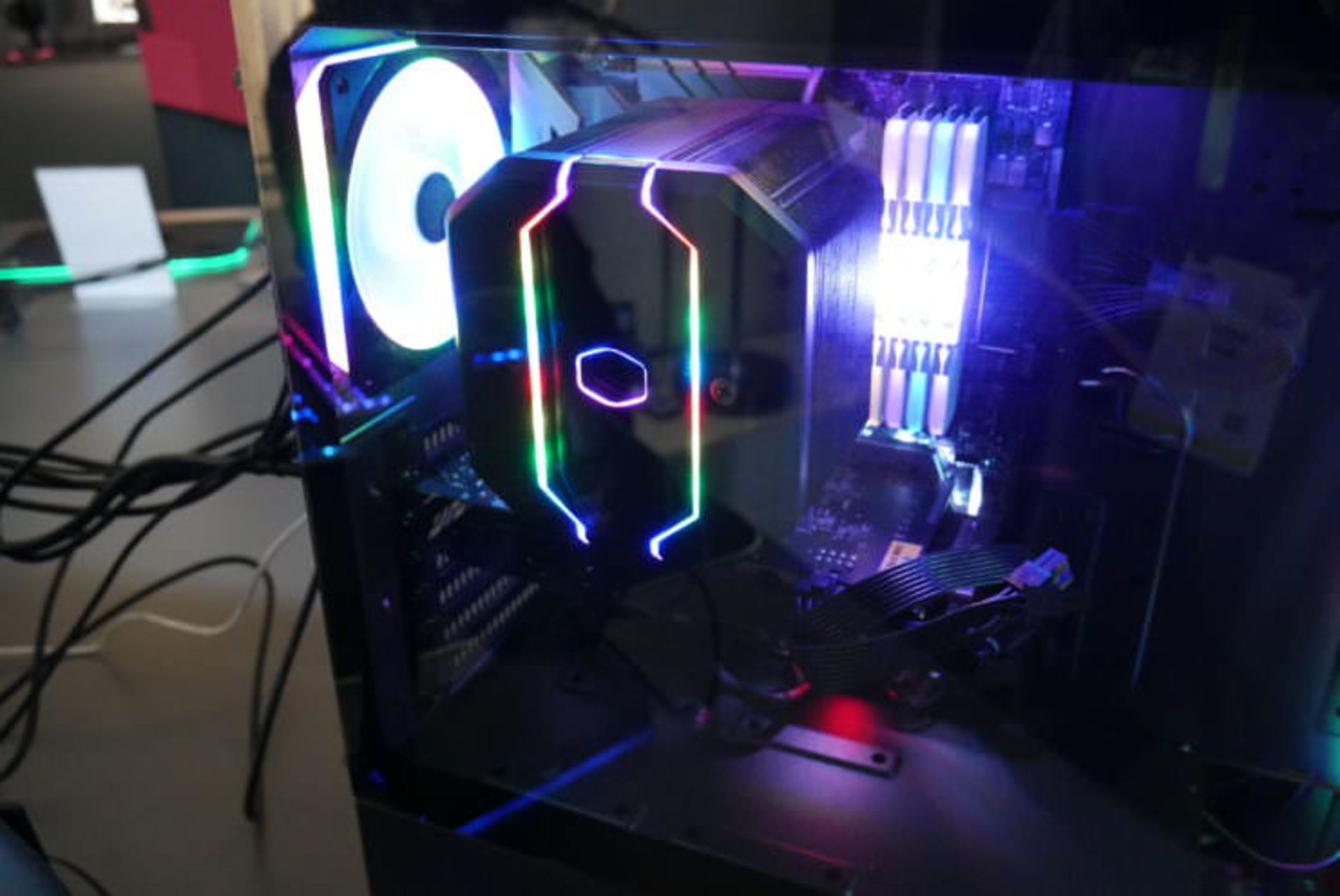 MasterBox NR400 و NR600