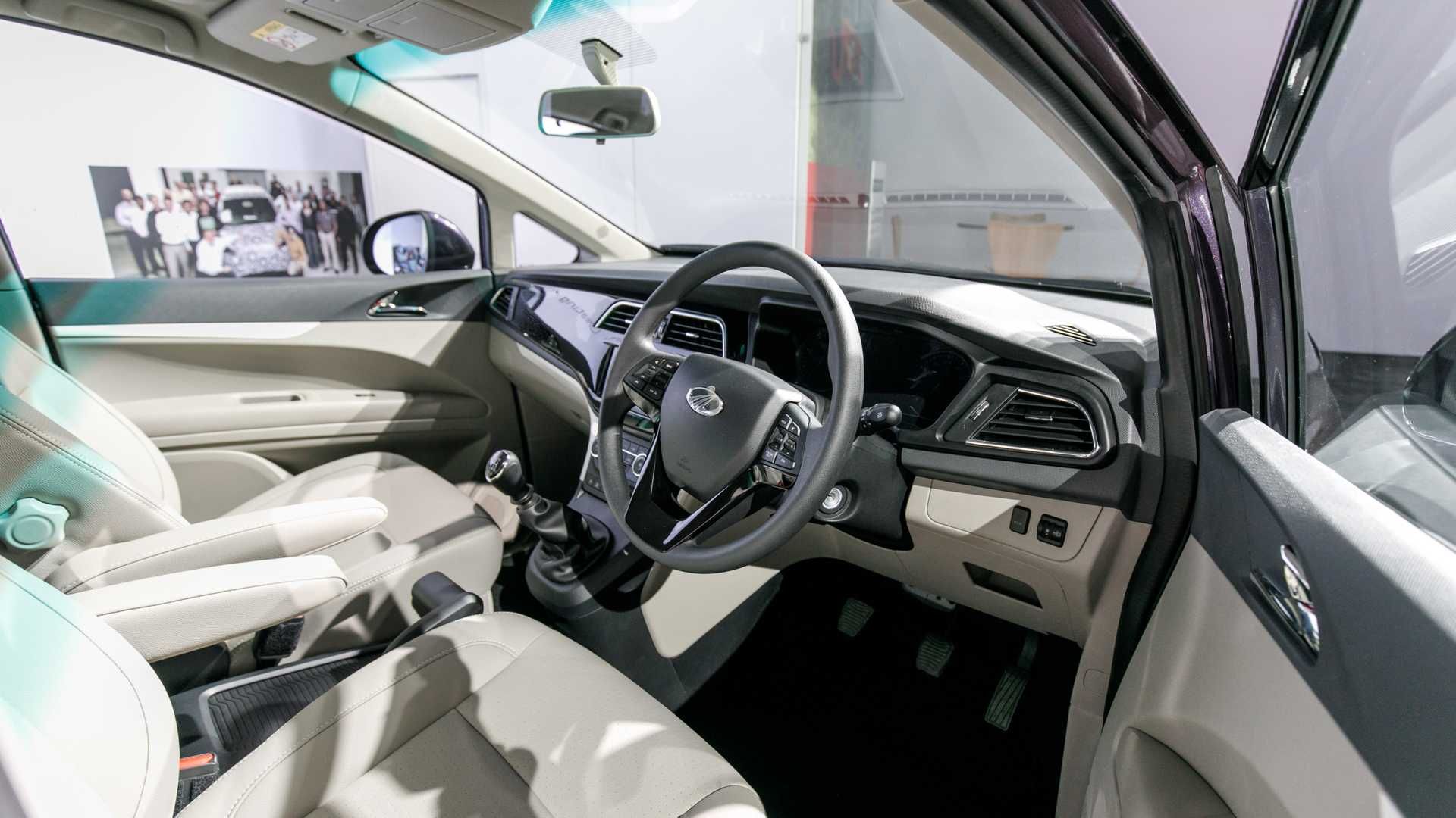 Mahindra Marazzo MPV / ون ماهیندرا 