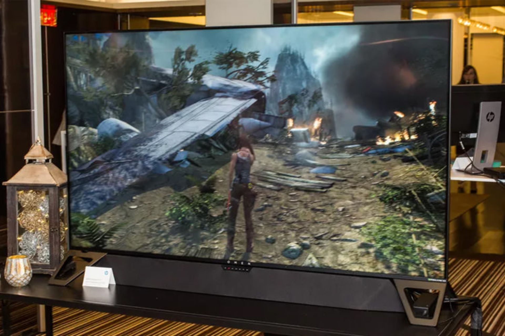 نمایشگر مخصوص بازی اچ پی omen x emperium