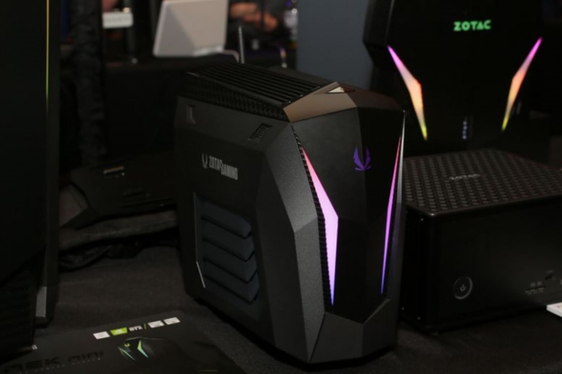 کامپیوتر گیمینگ زوتاک مک / Zotac Mek