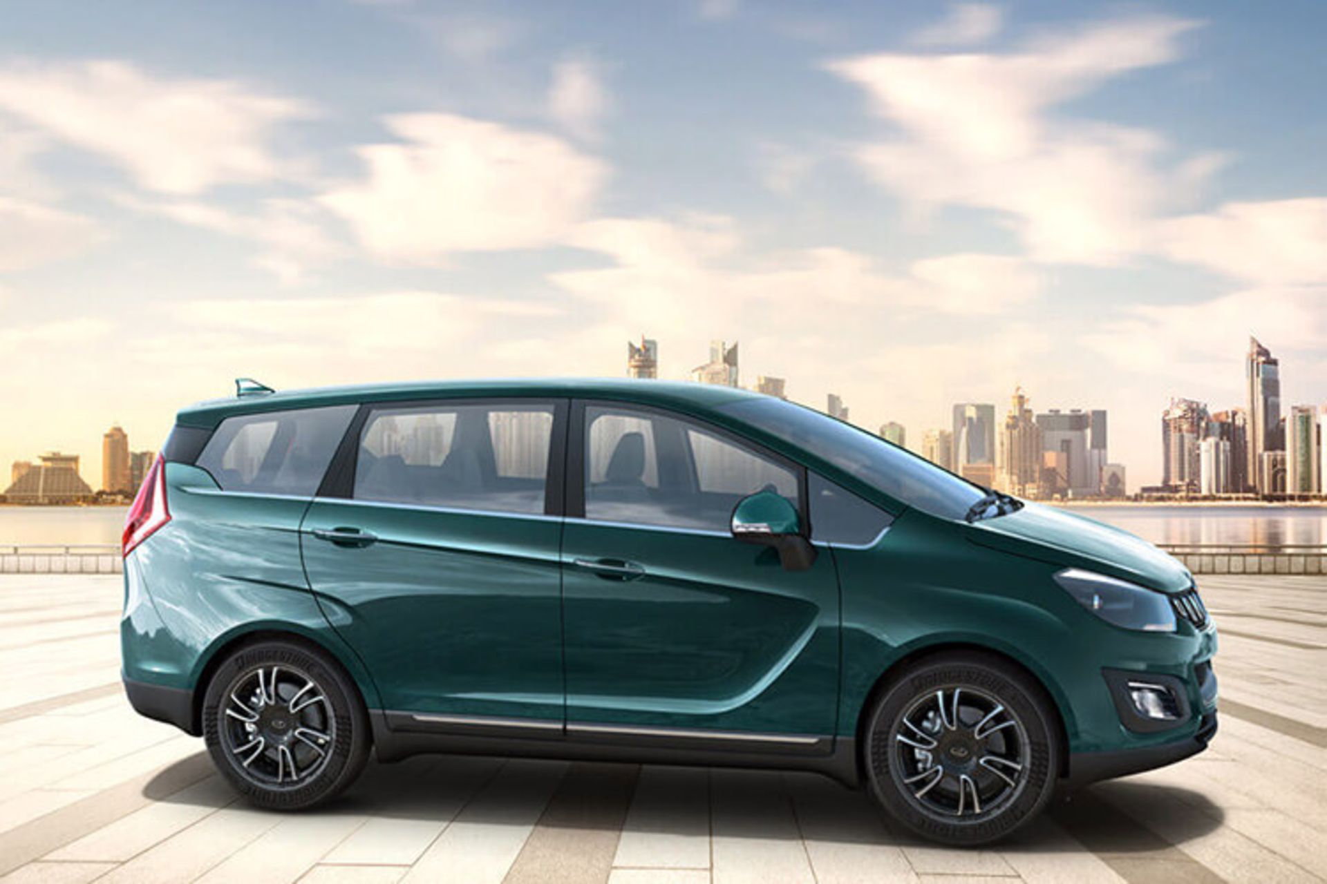 Mahindra Marazzo MPV / ون ماهیندرا 