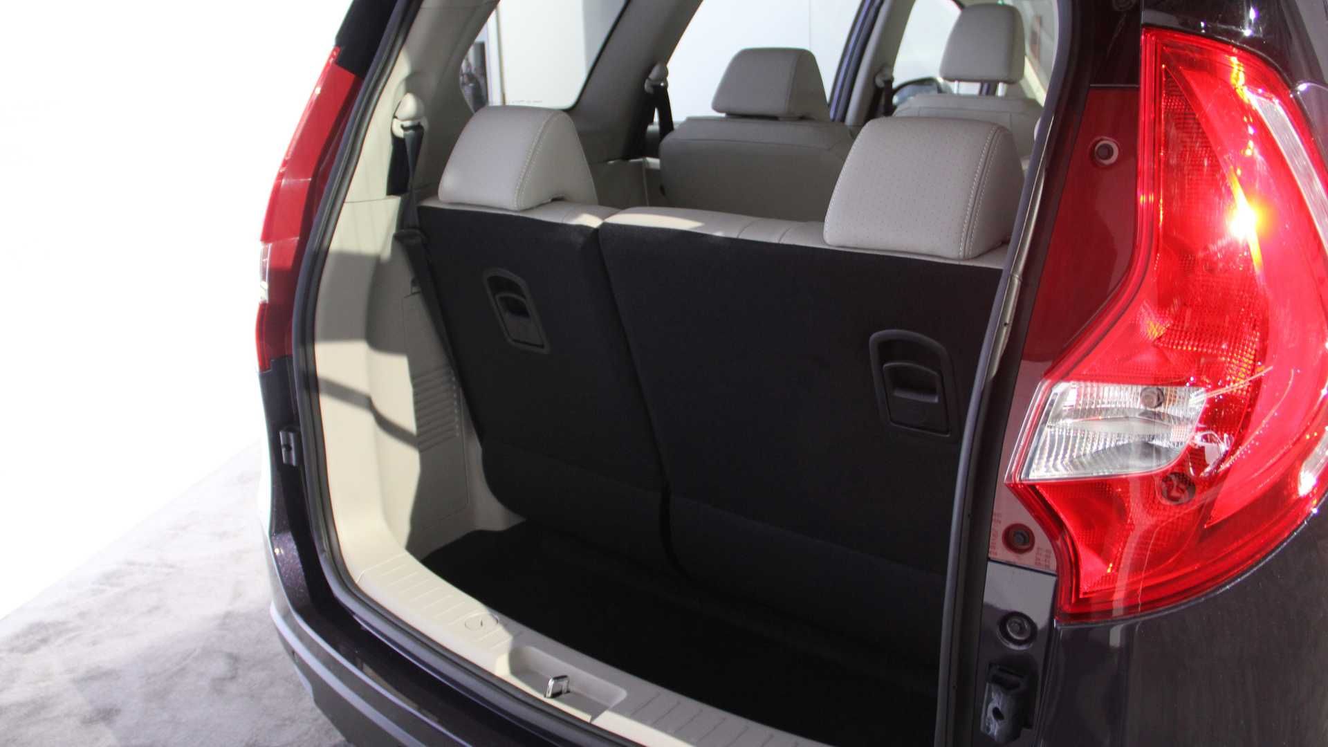 Mahindra Marazzo MPV / ون ماهیندرا 