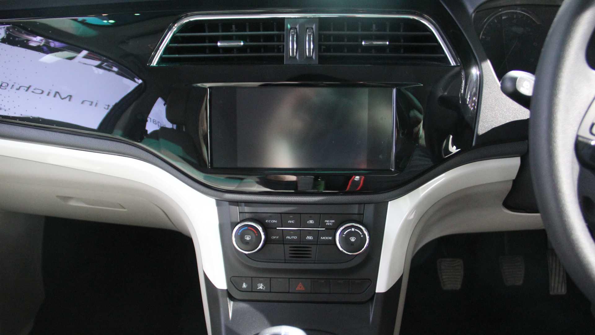 Mahindra Marazzo MPV / ون ماهیندرا 