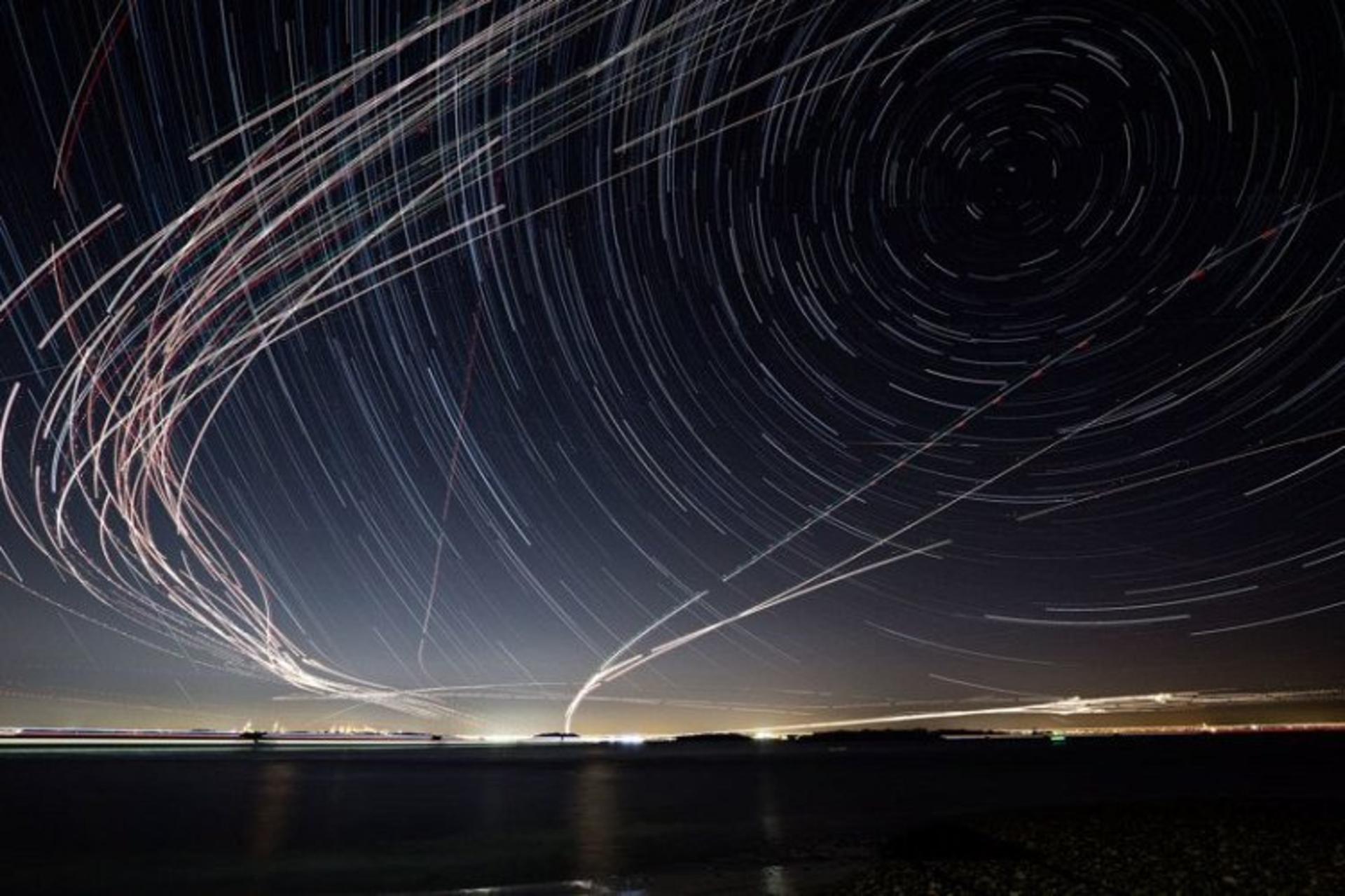 دنباله نوری هواپیما / long exposure